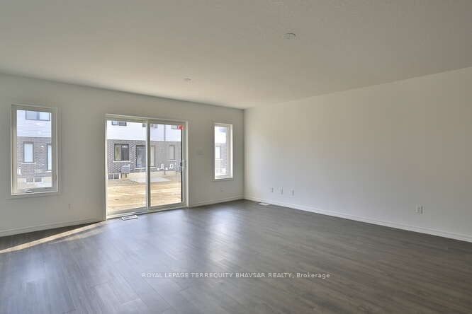36 Woodedge Circle, Kitchener, ON N2R 0P8 photo 5