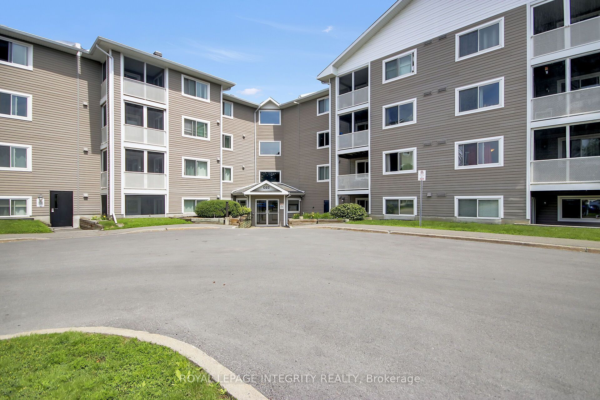 316 Lorry Greenberg Drive 302, Hunt Club - South Keys and Area, ON K1T 2P4 photo 5