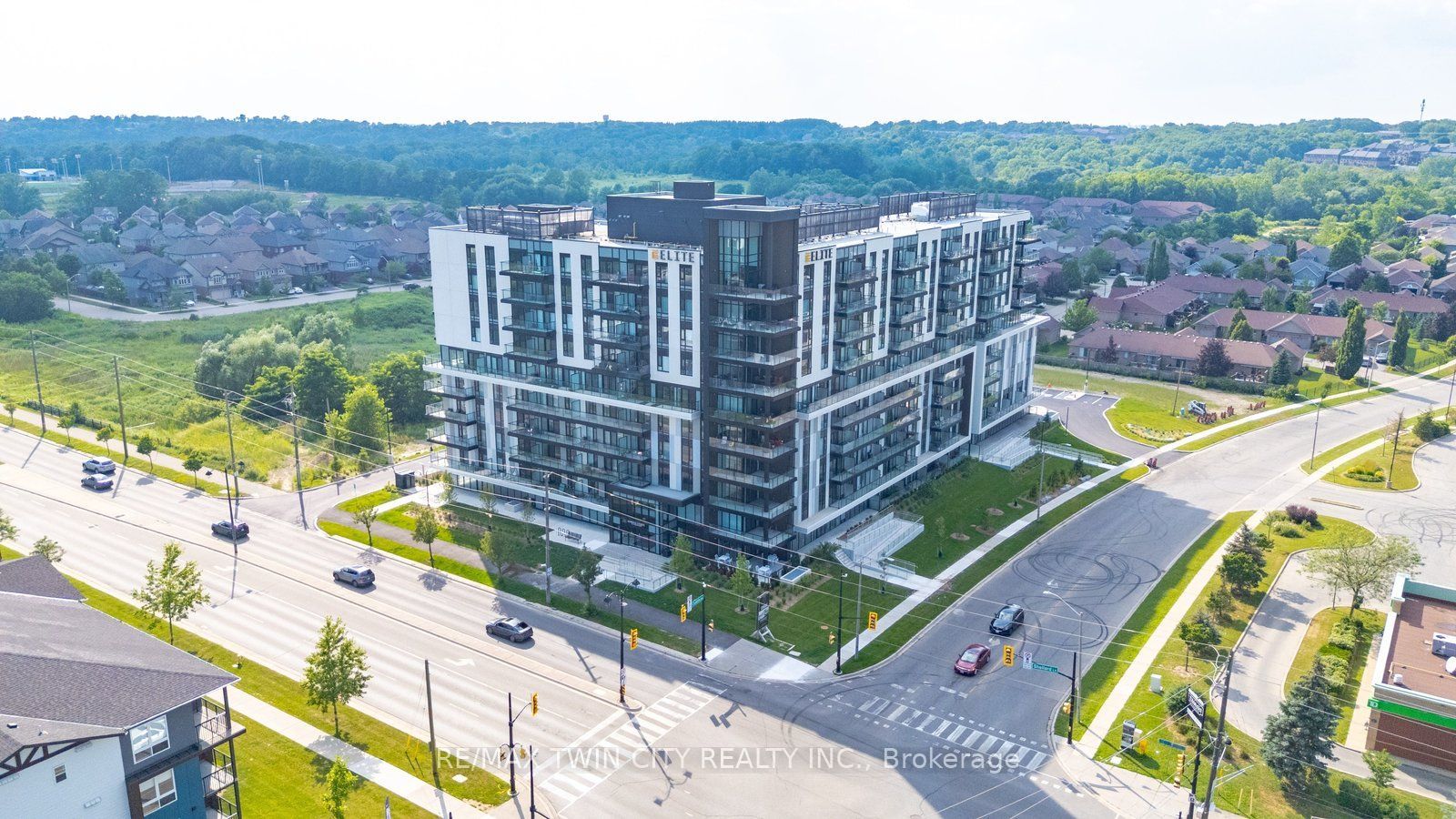 575 Conklin Road Unit #323, Brantford, ON N3T 0Y2
