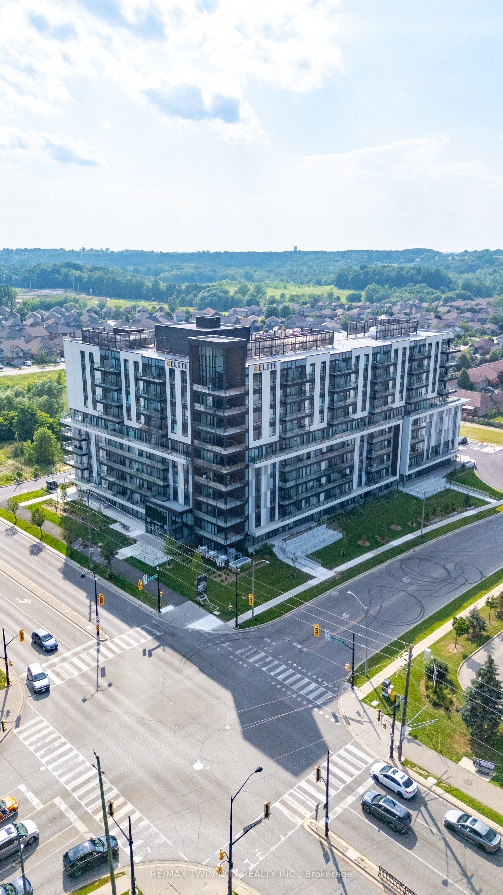 575 Conklin Road Unit #323, Brantford, ON N3T 0Y2 photo 2