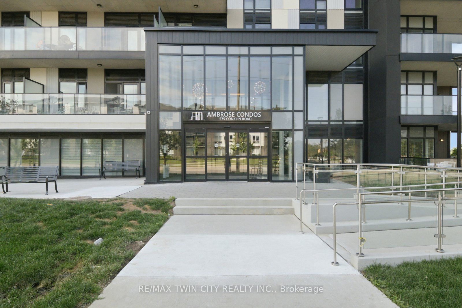 575 Conklin Road Unit #323, Brantford, ON N3T 0Y2 photo 5