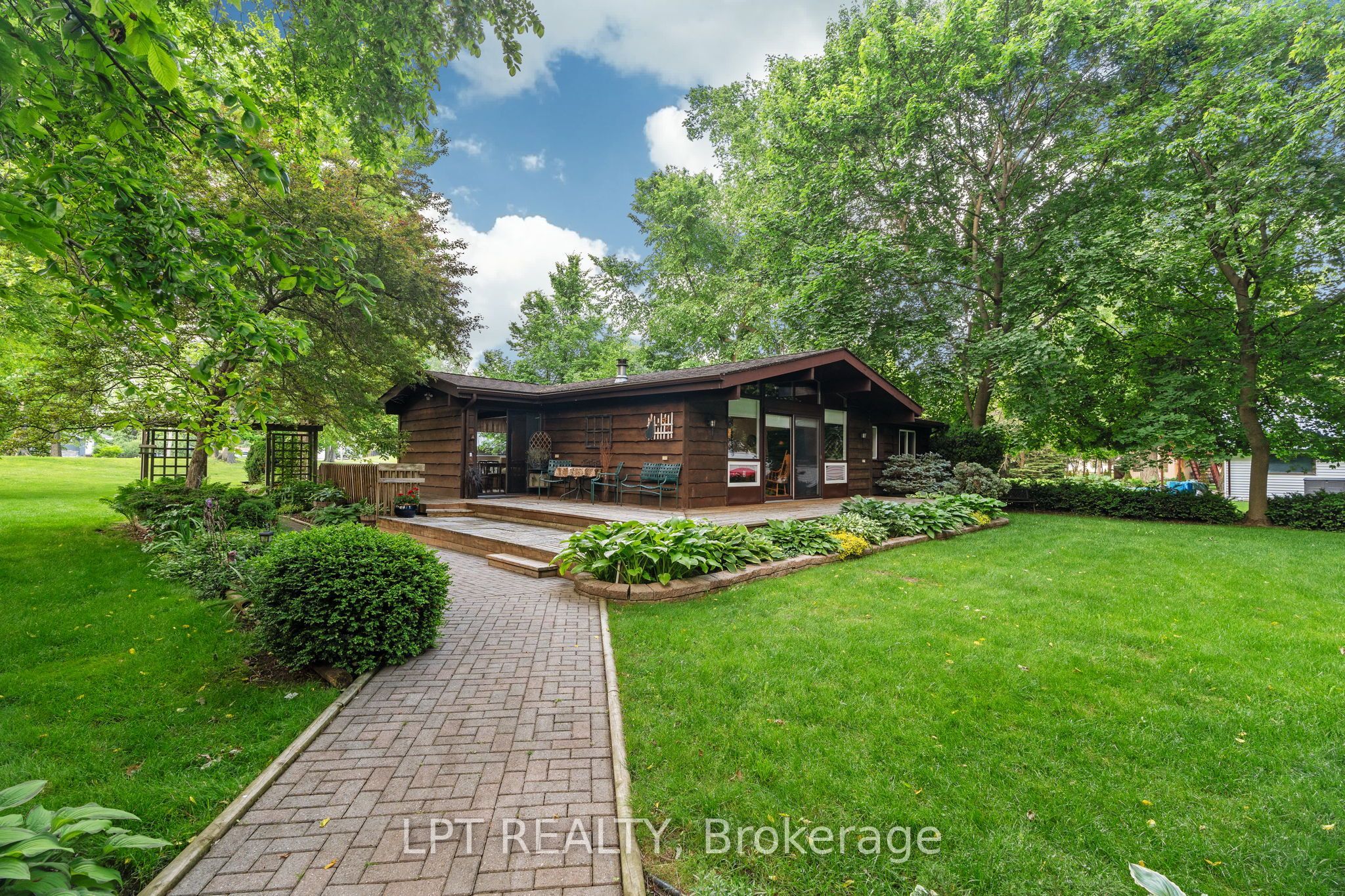 8452 Defore Drive, Lambton Shores, ON N0M 1T0