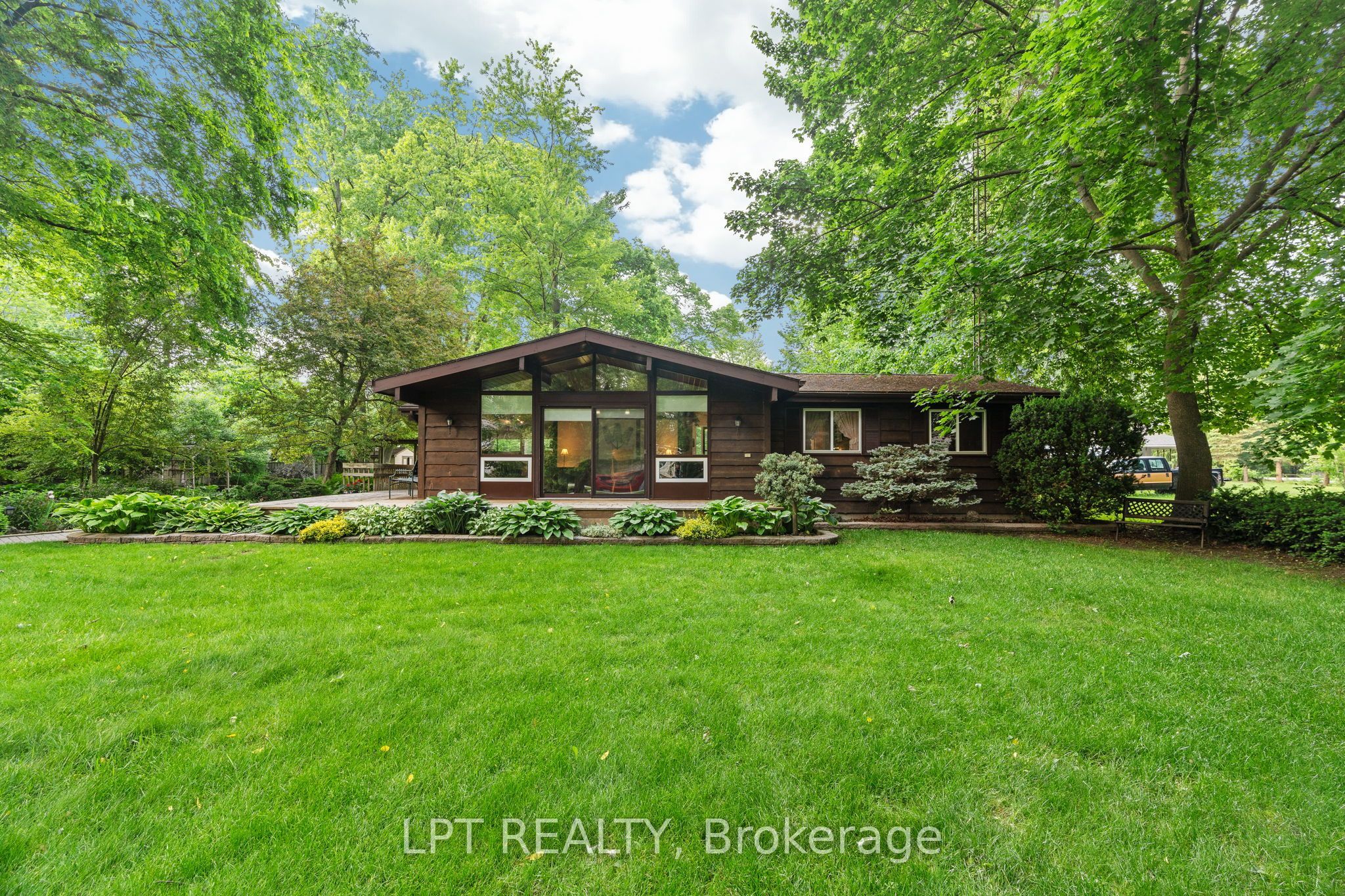 8452 Defore Drive, Lambton Shores, ON N0M 1T0 photo 3