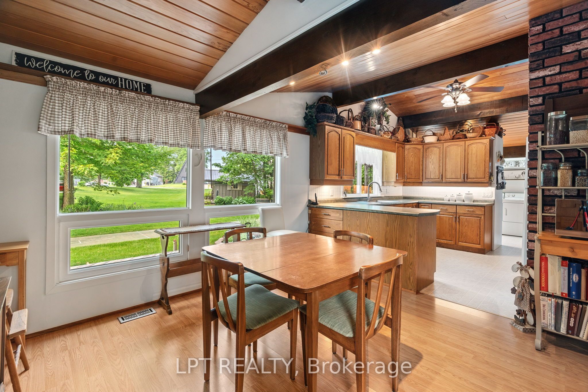 8452 Defore Drive, Lambton Shores, ON N0M 1T0 photo 5
