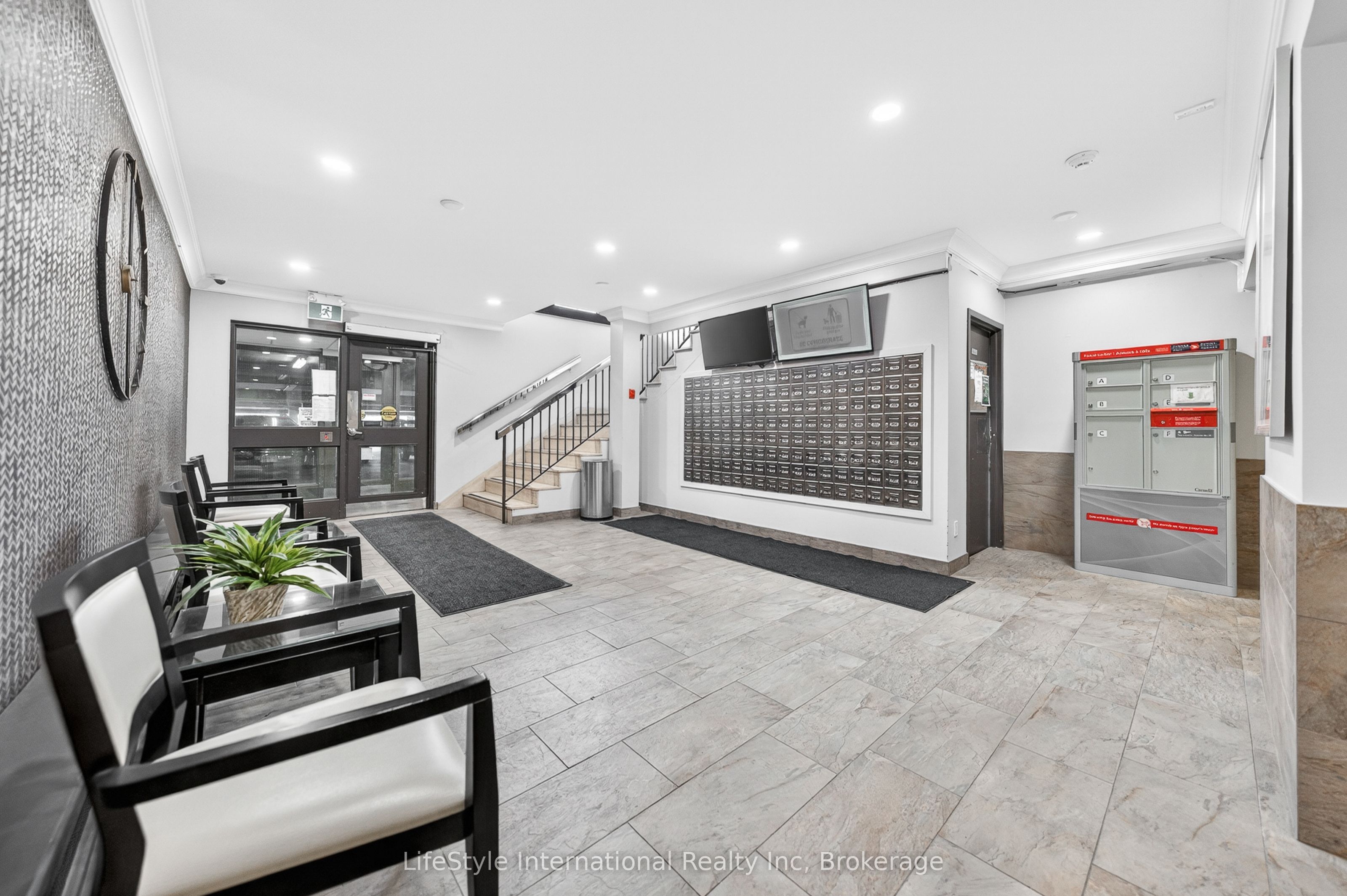19 Woodlawn Road E 512, Guelph, ON N1H 7B1 photo 5