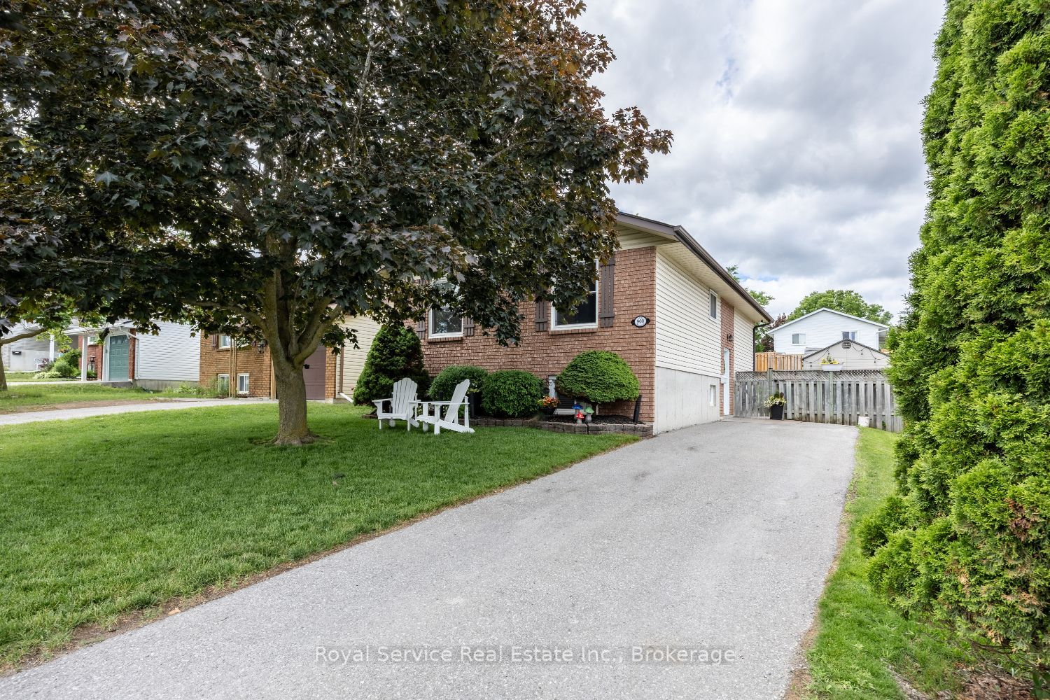 900 Stewart Drive, Peterborough, ON K9J 7R4 photo 3