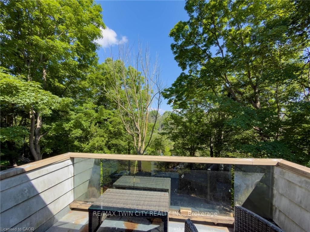 10 Hillcrest Street W, South Bruce, ON N0G 2S0