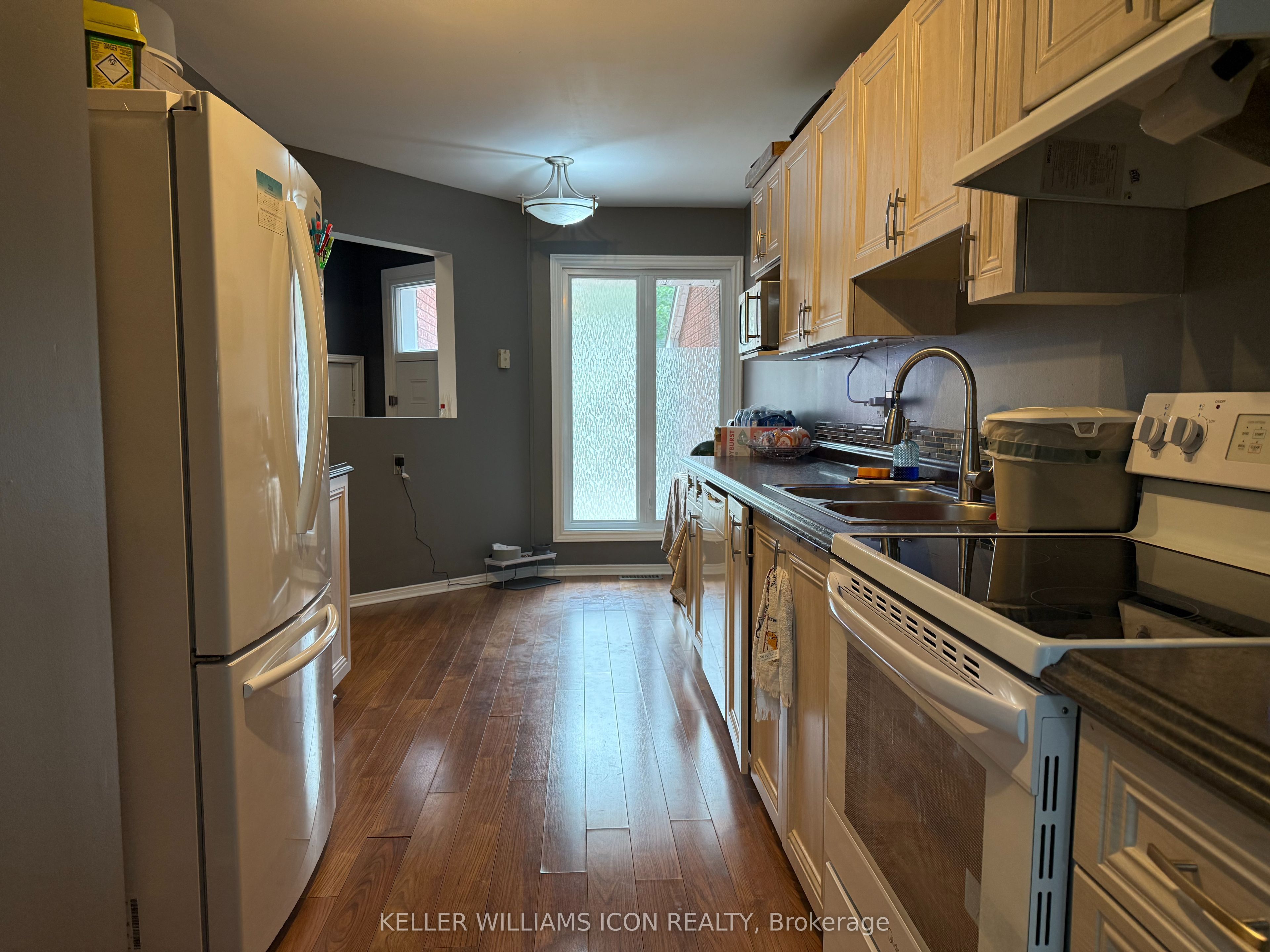 116 HALLEY Street, Barrhaven, ON K2J 3R9 photo 2