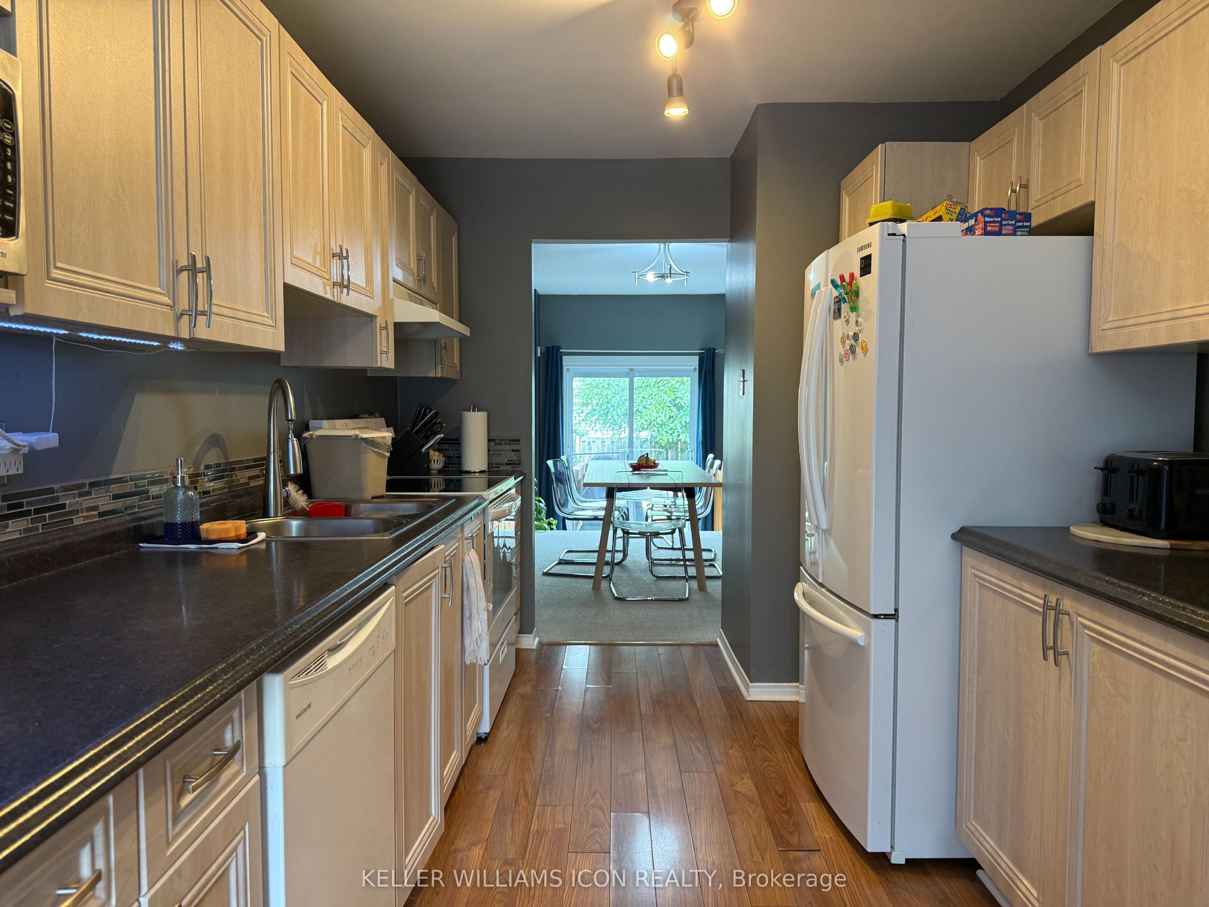 116 HALLEY Street, Barrhaven, ON K2J 3R9 photo 3