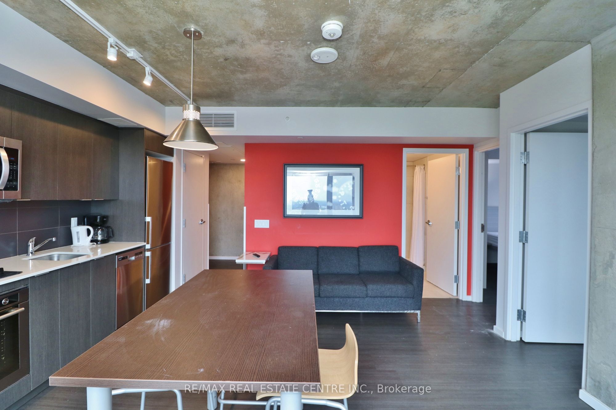 105 Champagne Avenue 2006, Dows Lake - Civic Hospital and Area, ON K1S 4P3 photo 4