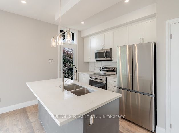 659 Donat Street 201, Vanier and Kingsview Park, ON K1K 3L8 photo 5