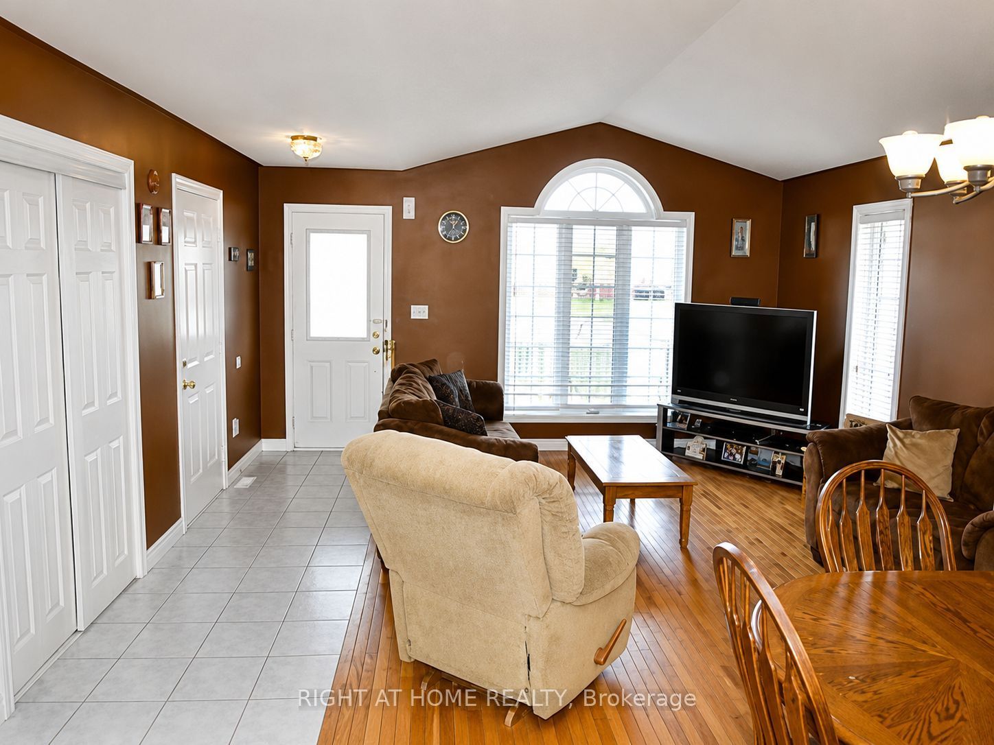 62 Highland Road W Lower, Hamilton, ON L8J 0M7 photo 3