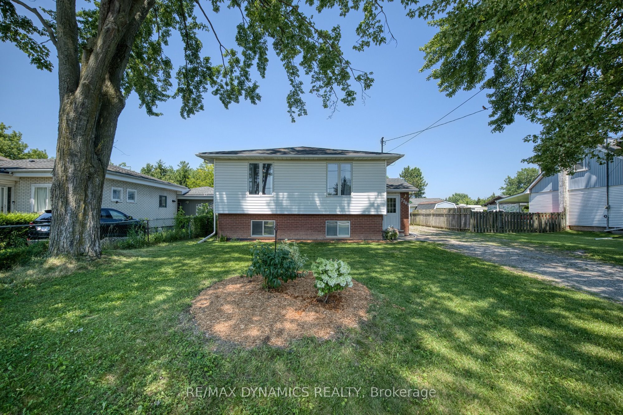 7701 Badger Road, Niagara Falls, ON L2H 1H8 photo 3