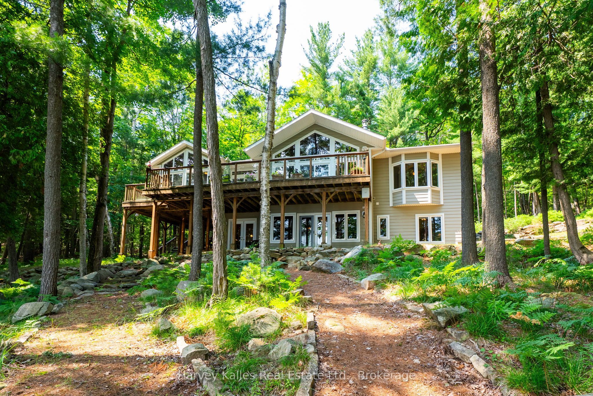 37-M81 Pine Island, Muskoka Lakes, ON P0B 1E0 photo 2