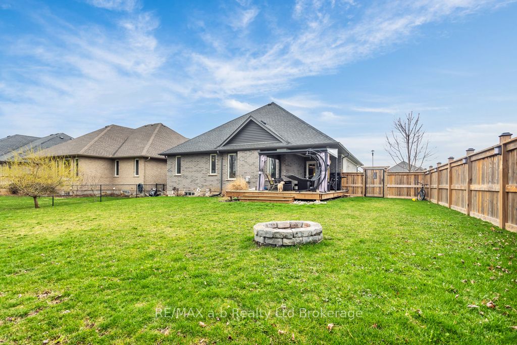 241 Wilson Avenue, Tillsonburg, ON N4G 0H4 photo 5