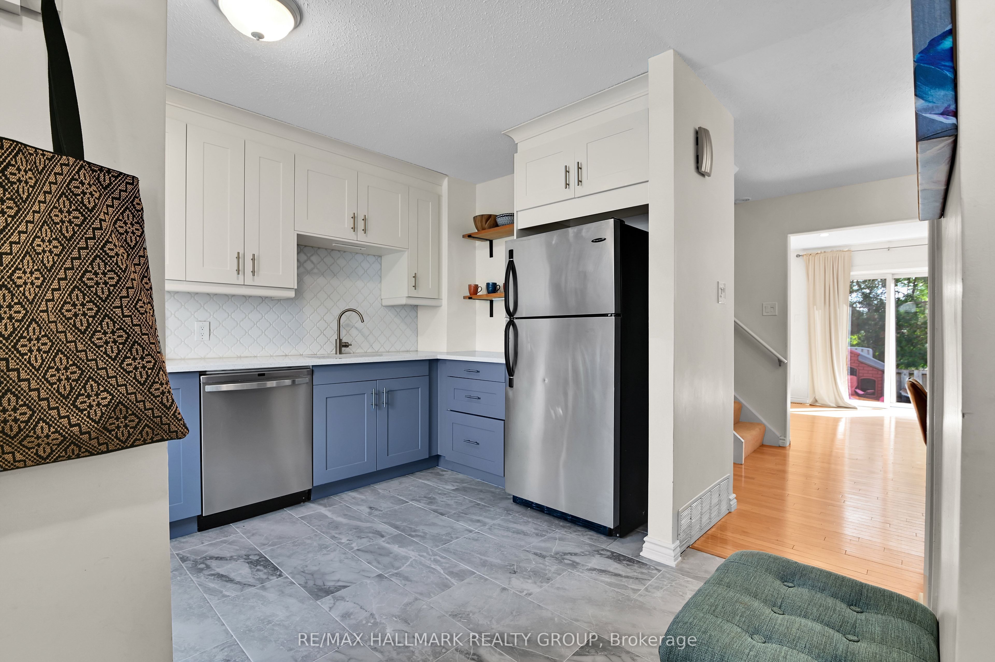 1505 Ballard Court 3, Cyrville - Carson Grove - Pineview, ON K1B 4Z1 photo 5