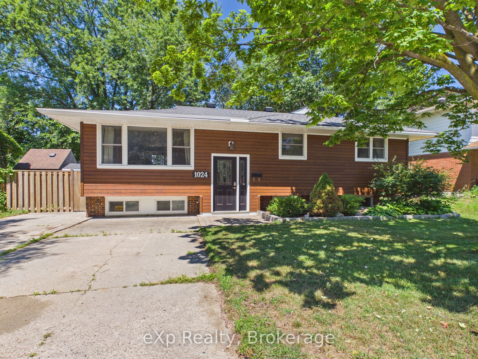 1024 Wellington Street, Saugeen Shores, ON N0H 2C3