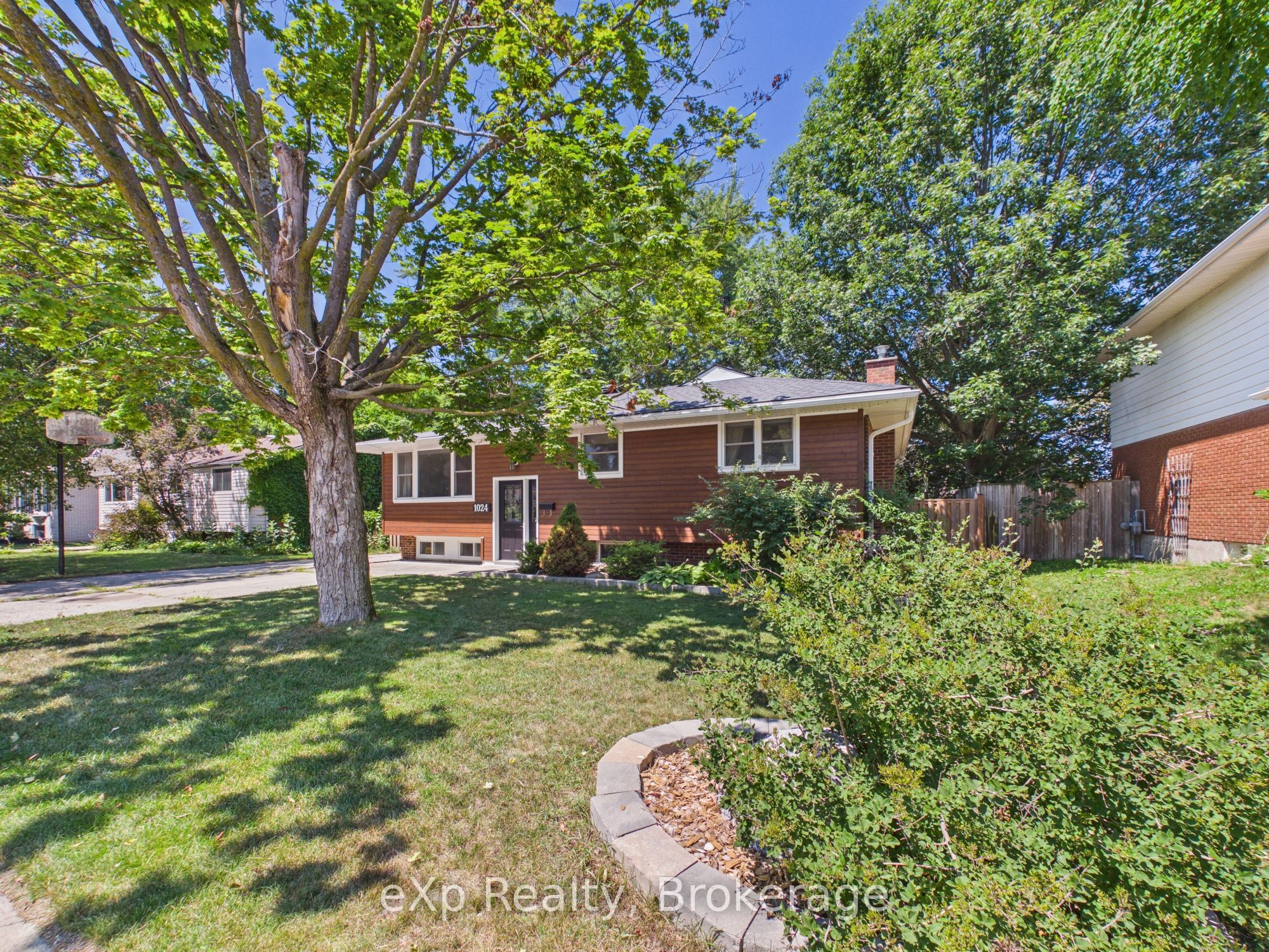 1024 Wellington Street, Saugeen Shores, ON N0H 2C3 photo 2