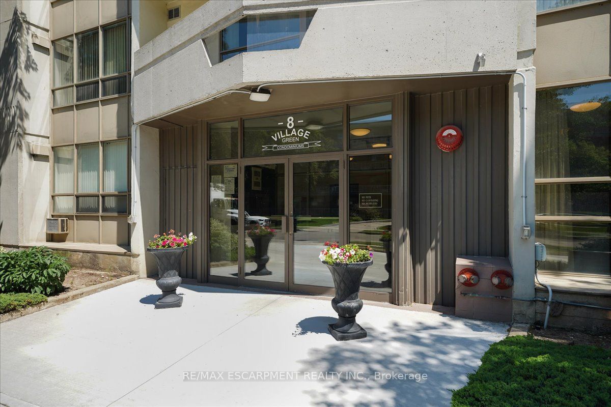 8 Village Green Boulevard 807, Hamilton, ON L8G 5B8 photo 3