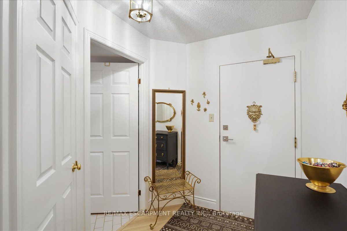 8 Village Green Boulevard 807, Hamilton, ON L8G 5B8 photo 5