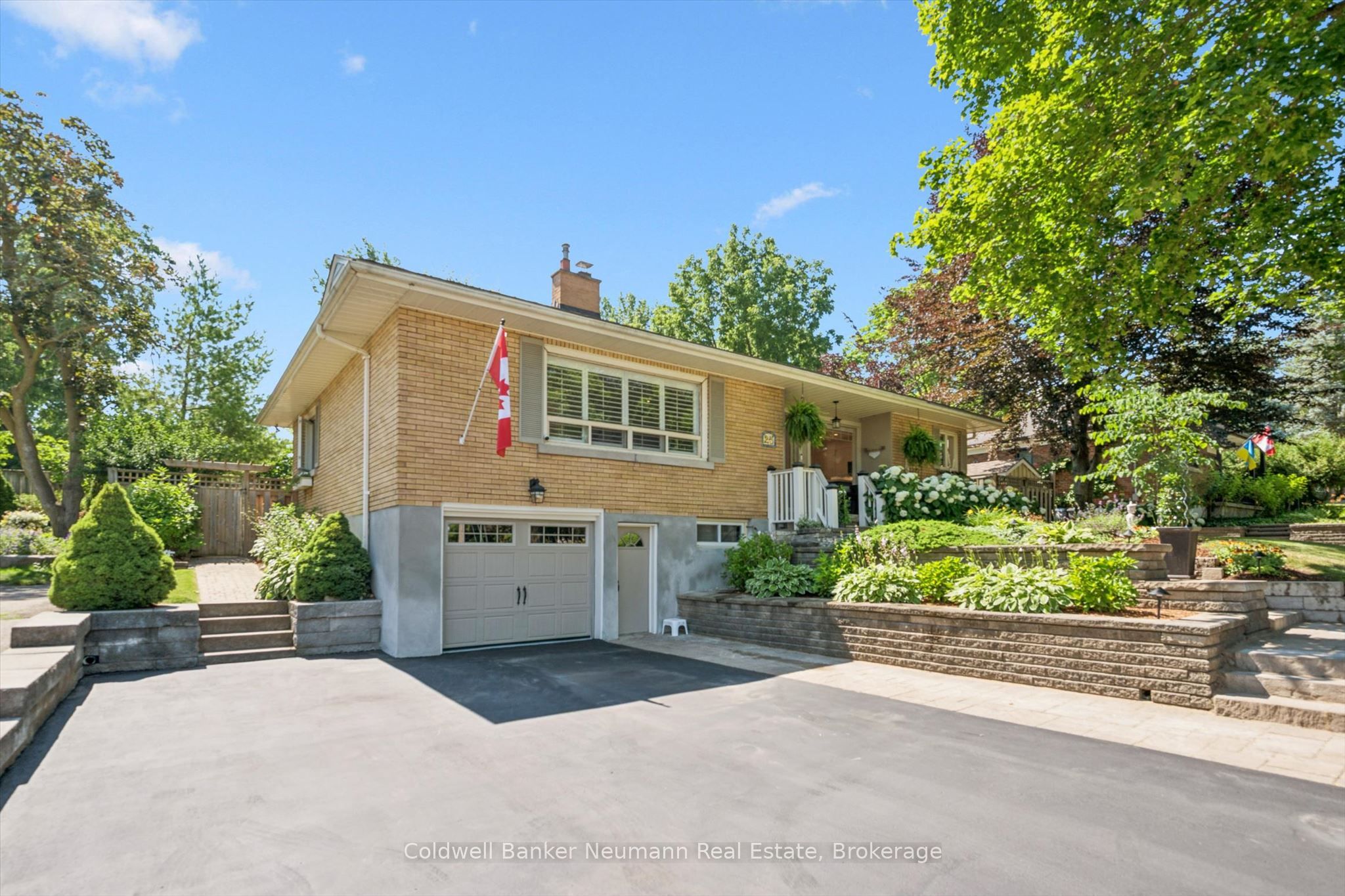 25 Bennett Avenue, Guelph, ON N1E 2C6 photo 2