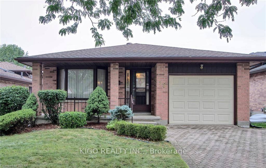 15 Wyndham Crescent, London East, ON N5Y 5G2