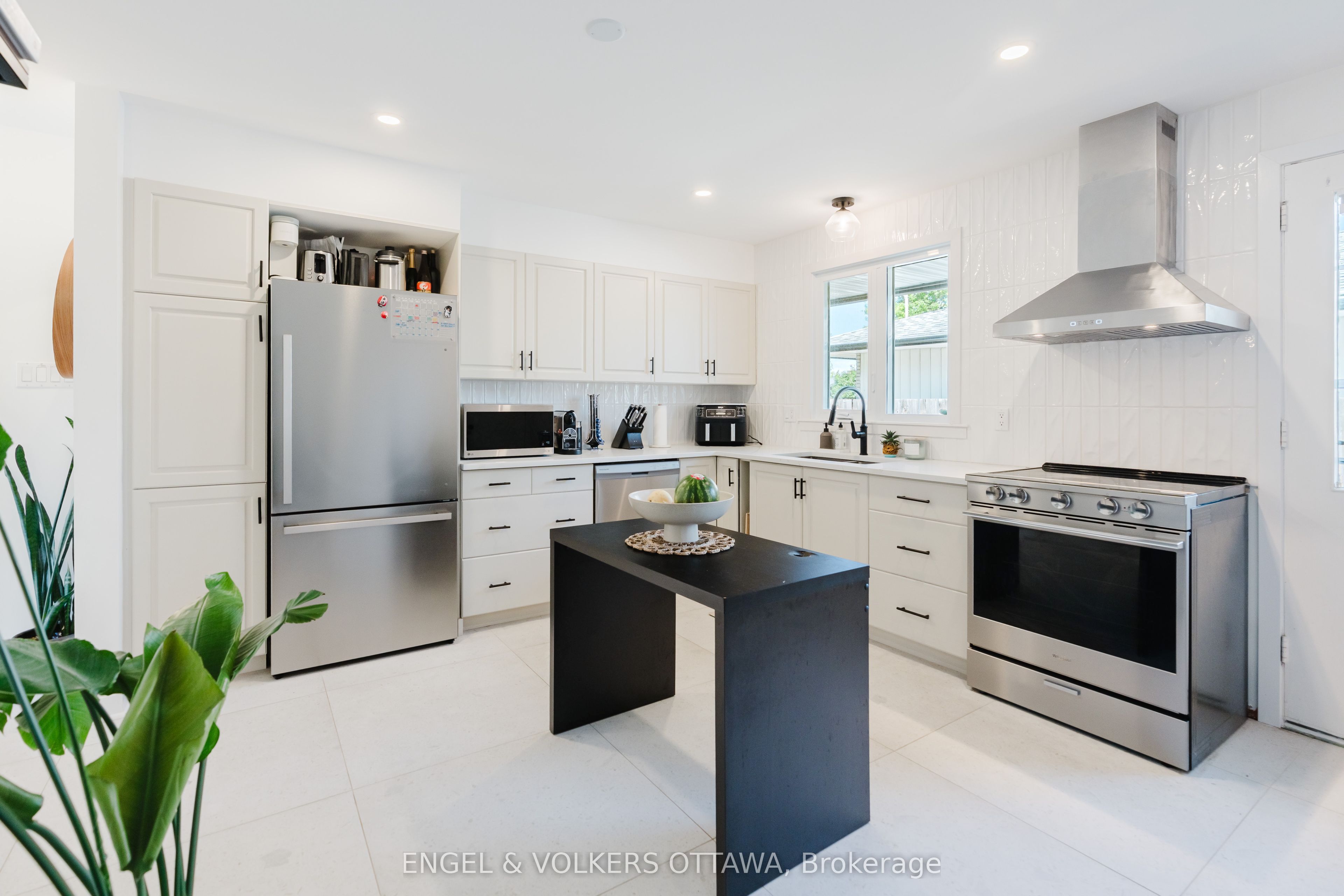2995 Cowan Crescent, Billings Bridge - Riverside Park and Area, ON K1V 8K9 photo 5