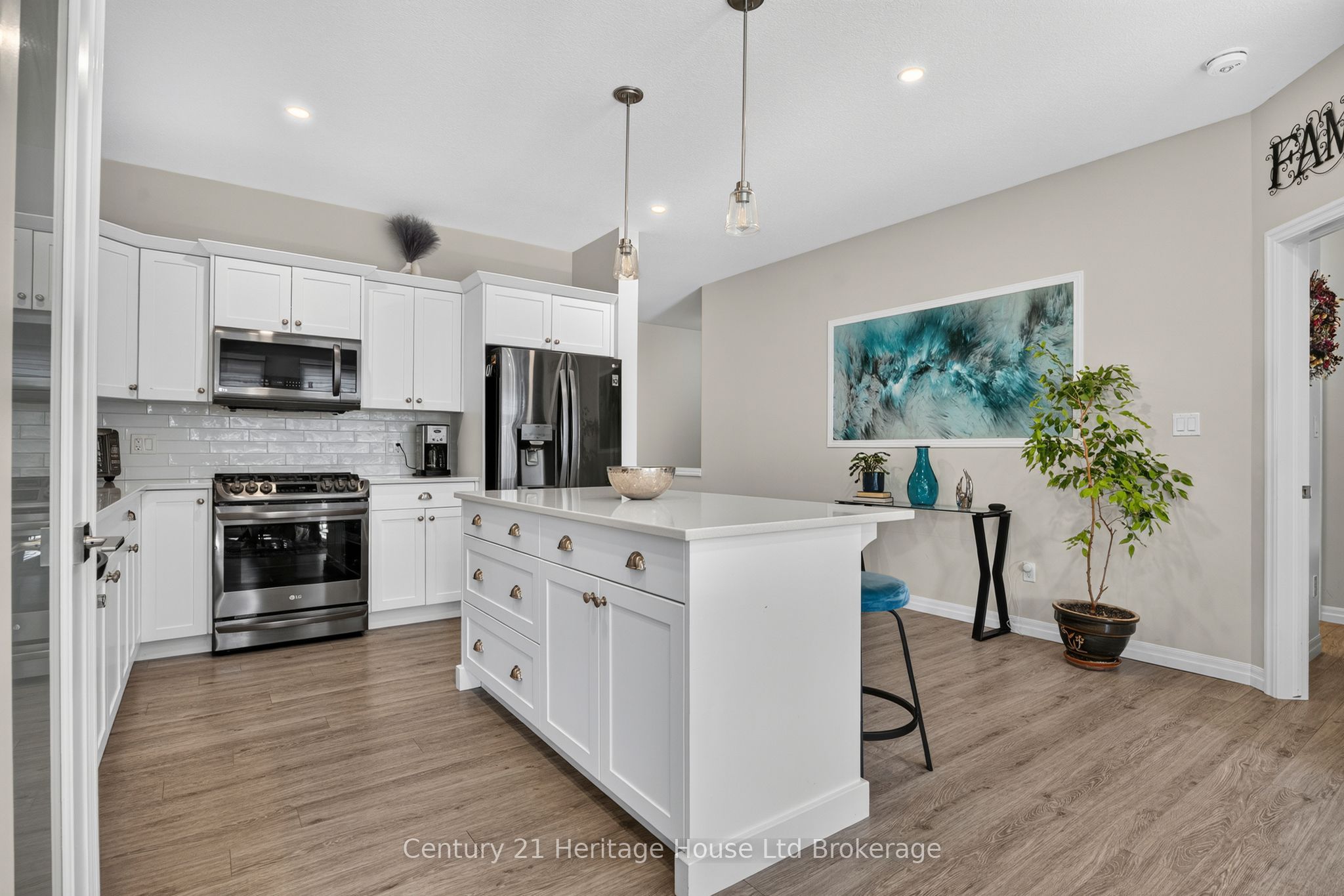 16 Huntley Avenue, Tillsonburg, ON N4G 0J3 photo 4