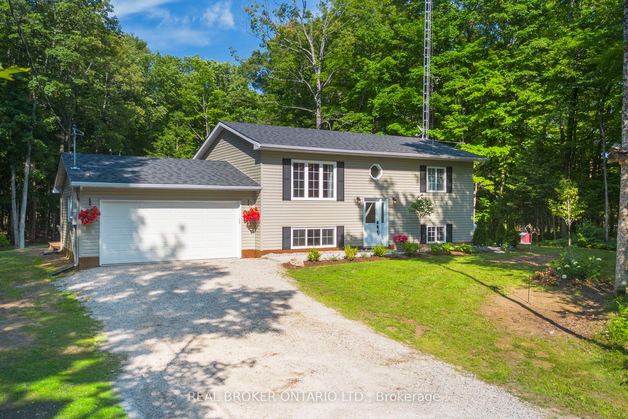 804 Darling Road, Lanark Highlands, ON K0A 1P0 photo 2