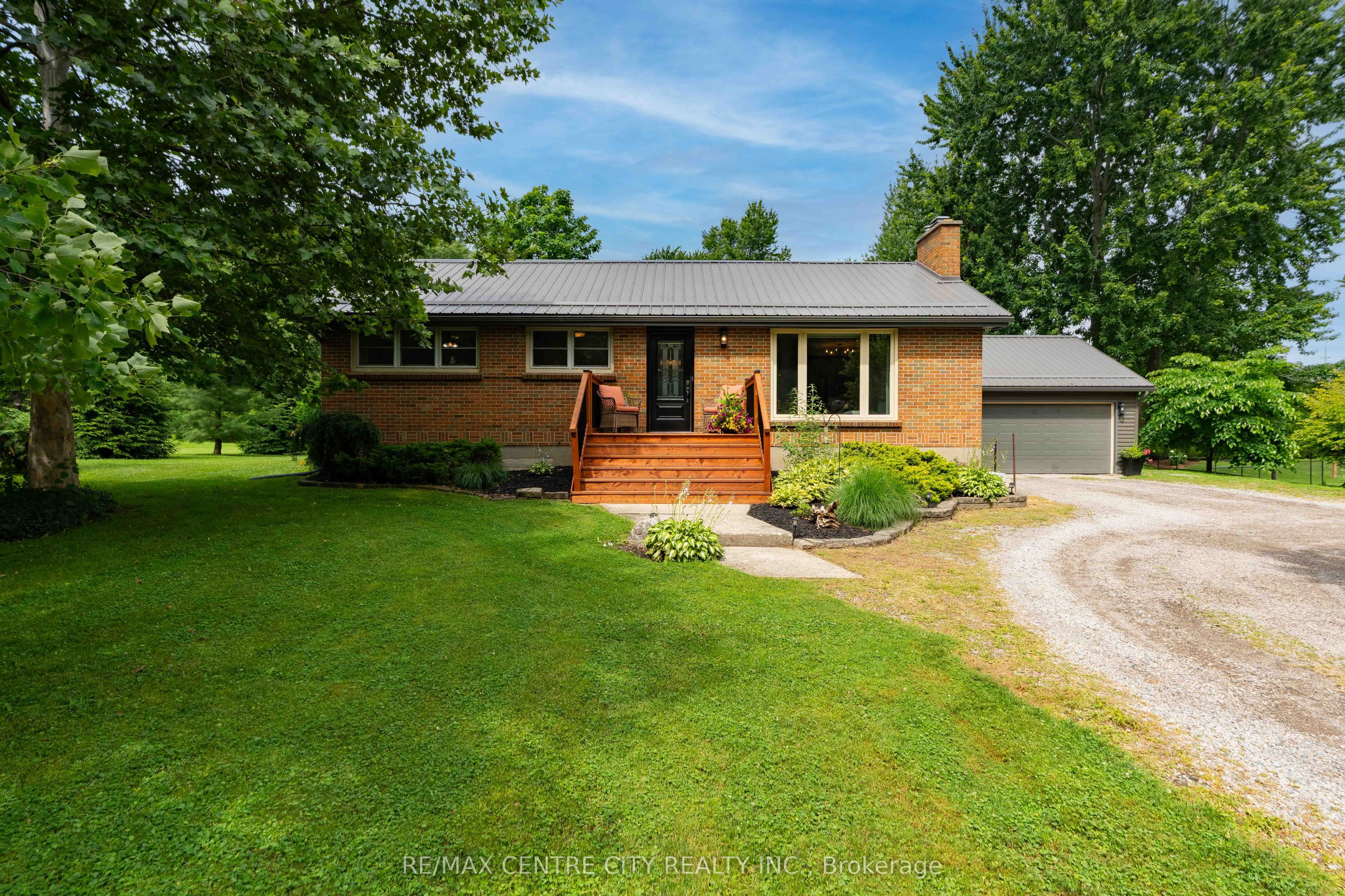 137 Centennial Avenue, Central Elgin, ON N5R 5B1 photo 2