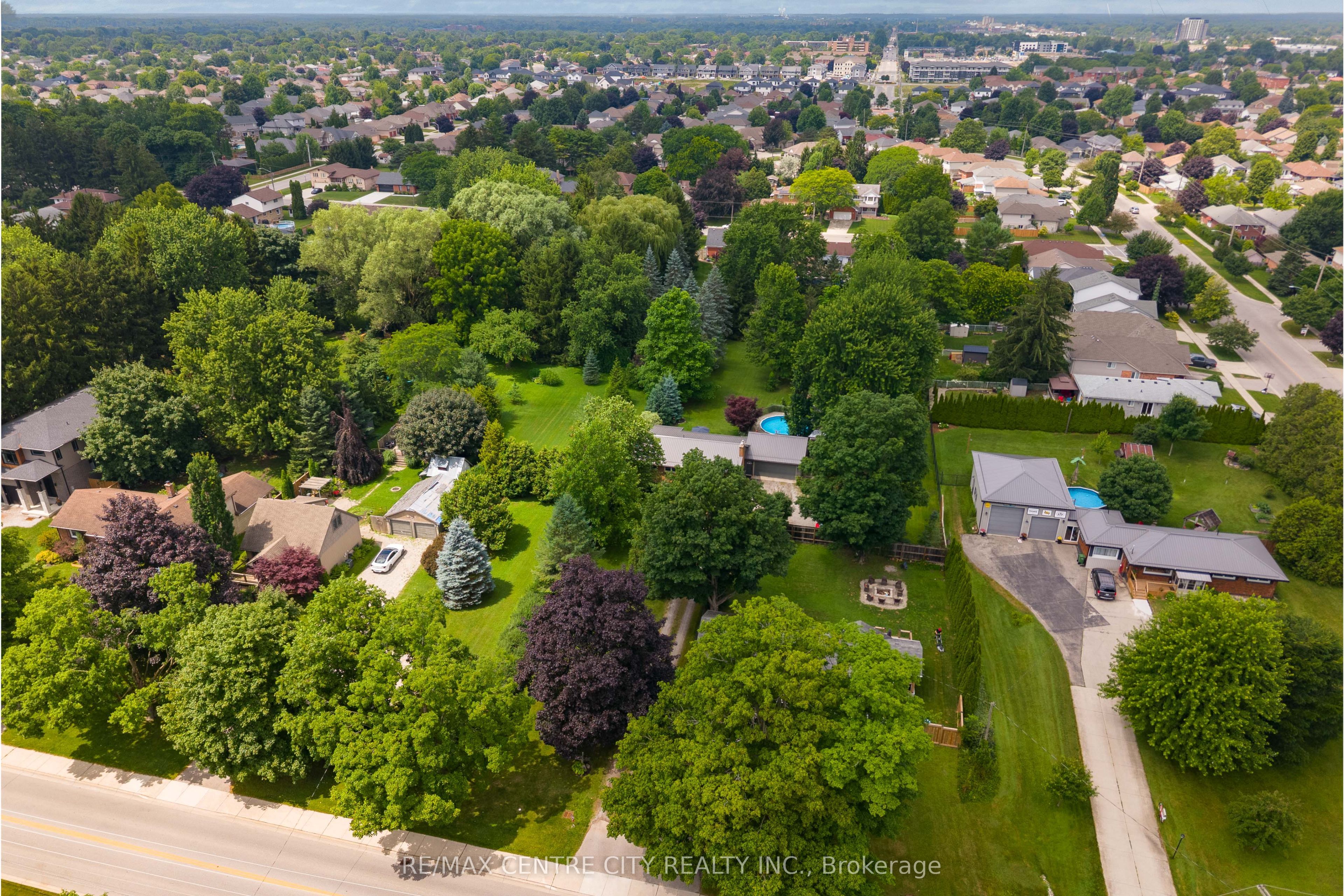 137 Centennial Avenue, Central Elgin, ON N5R 5B1 photo 3