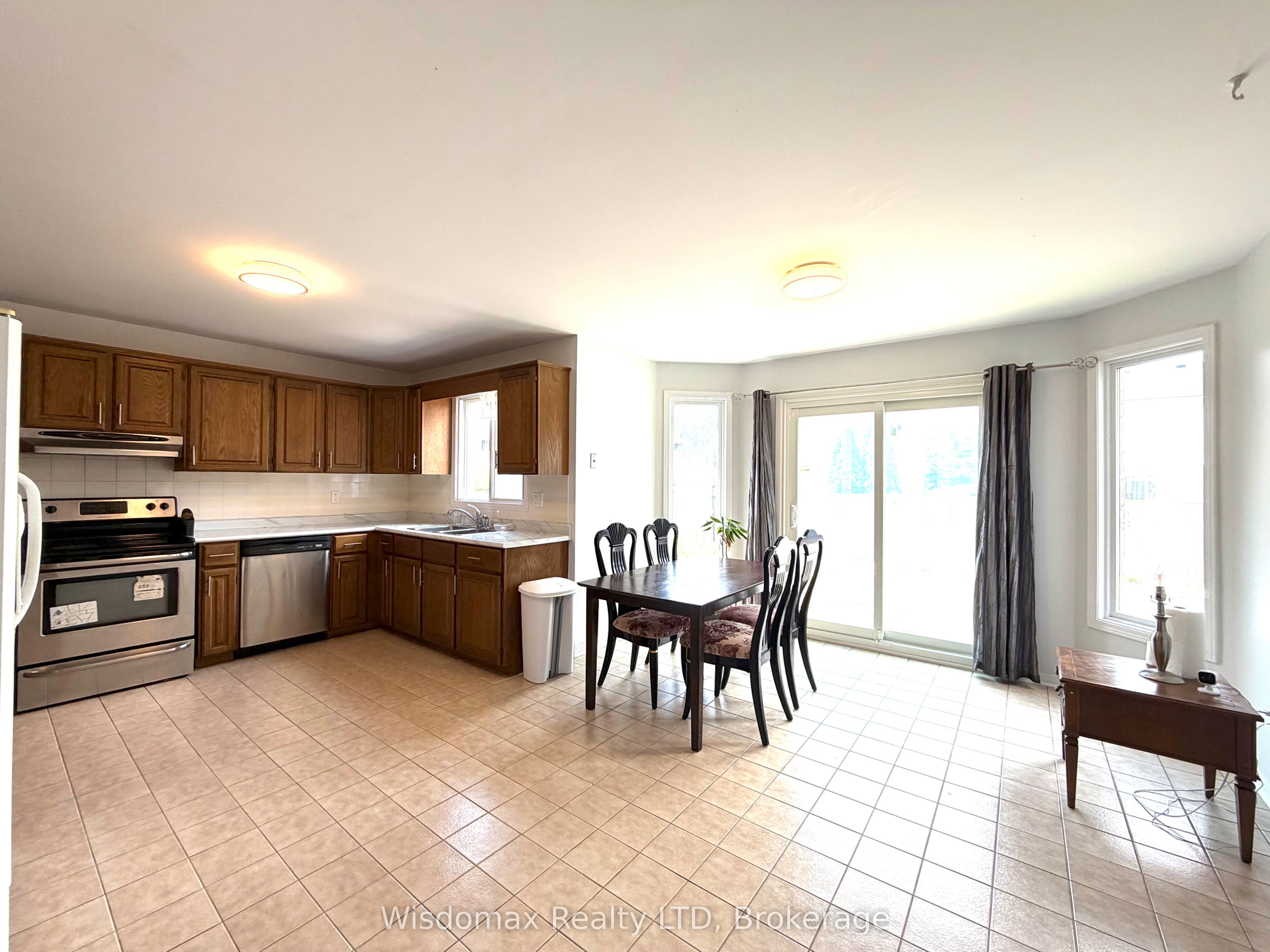 1 CRYSLER Crescent, Thorold, ON L2V 5V2 photo 5