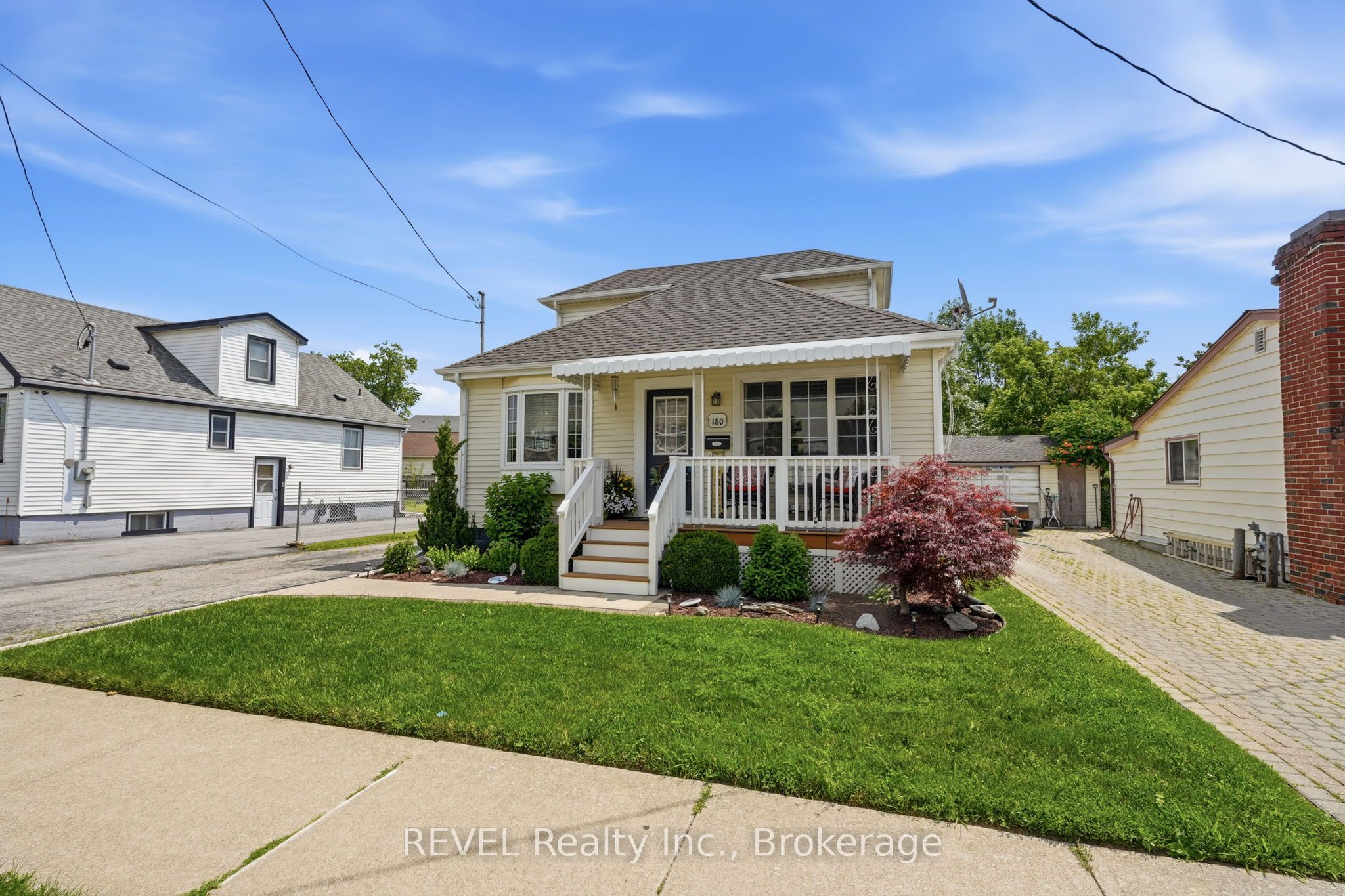 180 Louth Street, St. Catharines, ON L2S 2R3 photo 2
