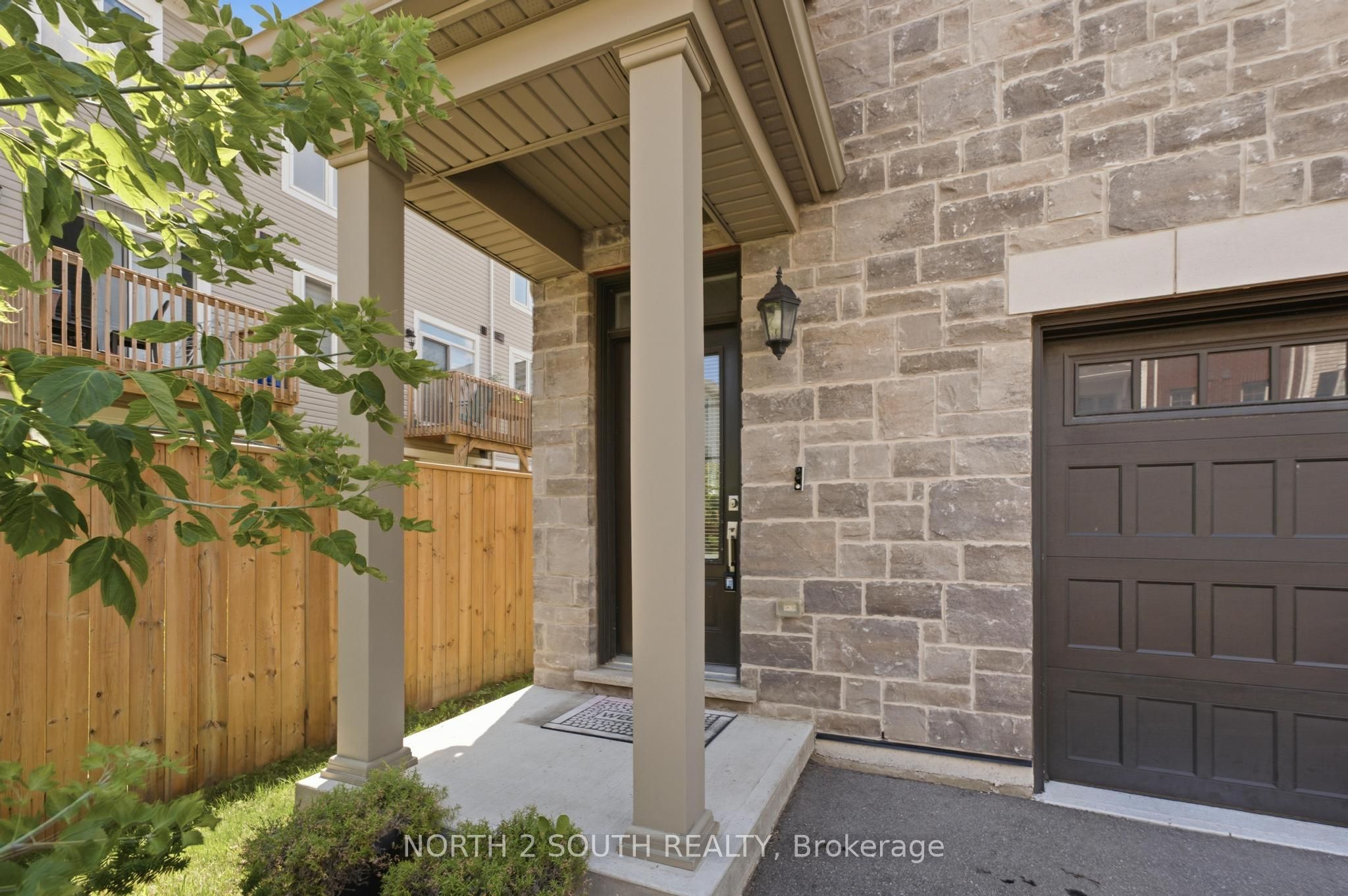 14 Snowberry Lane, Hamilton, ON L8K 0A4 photo 3