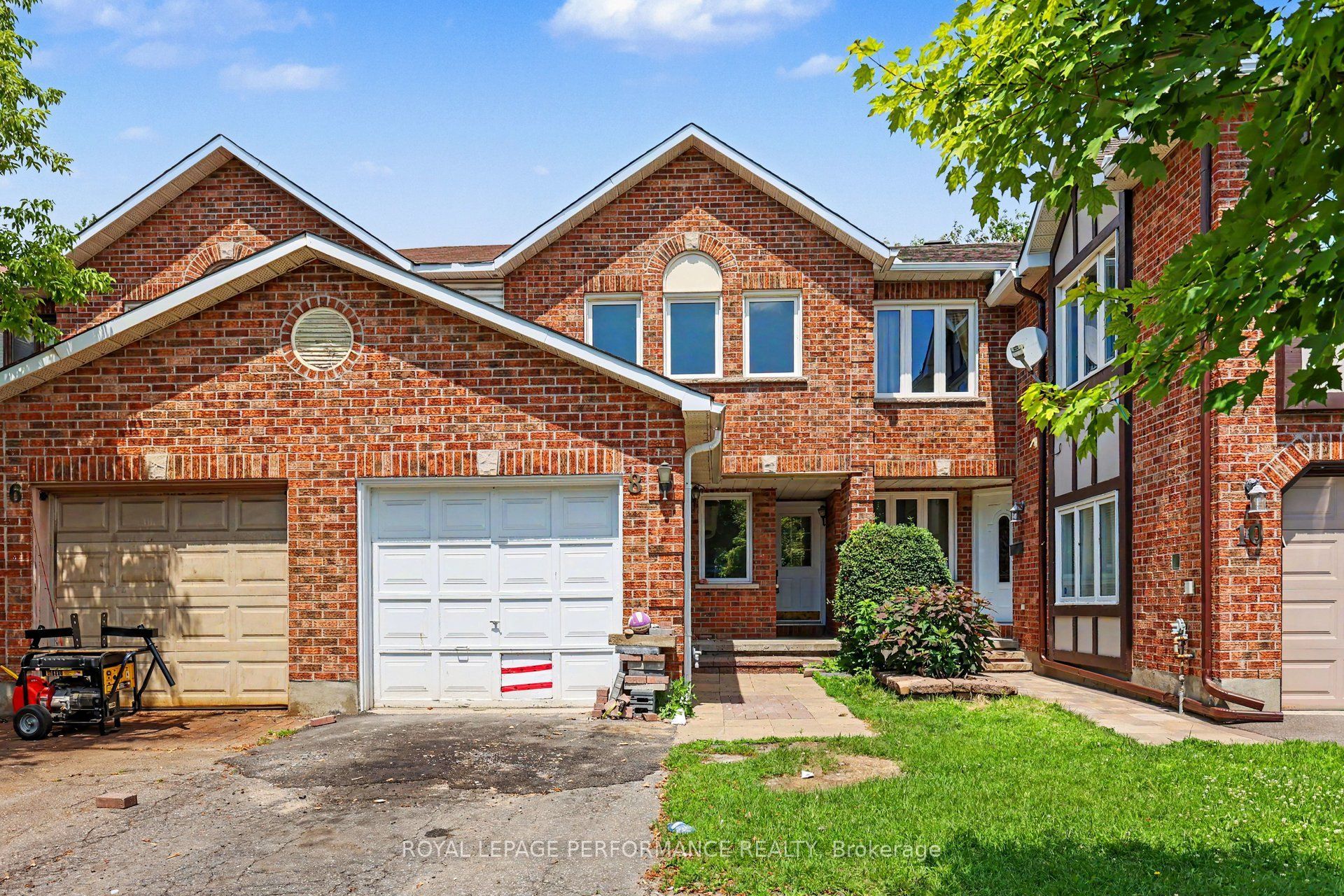 8 Southport Drive, Hunt Club - South Keys and Area, ON K1T 3E7
