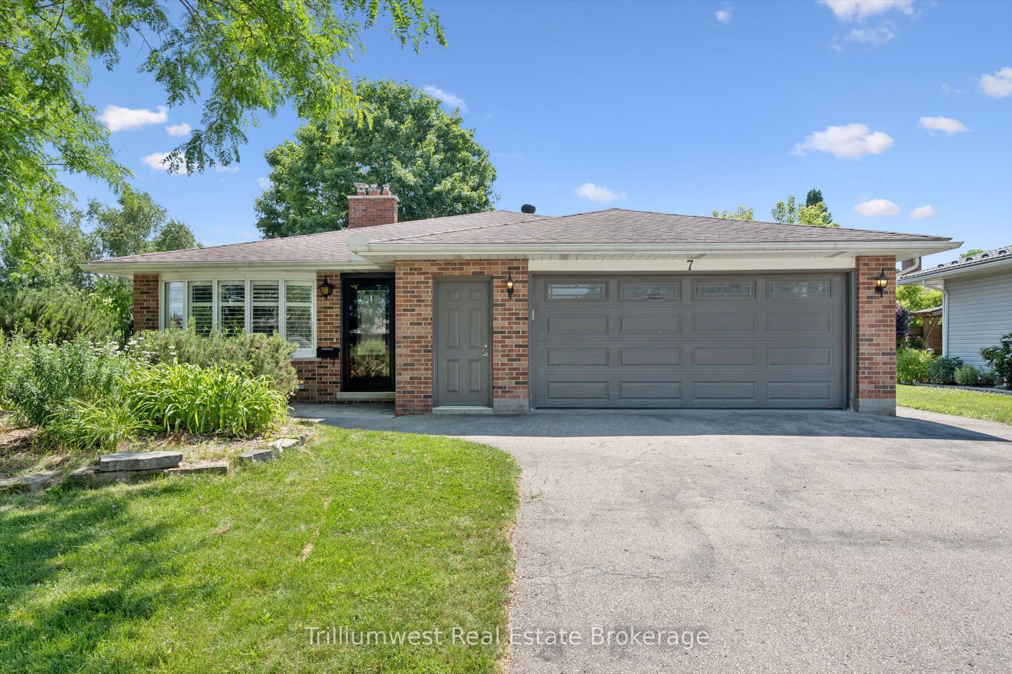 7 Teakwood Place, Guelph, ON N1E 6G7 photo 2