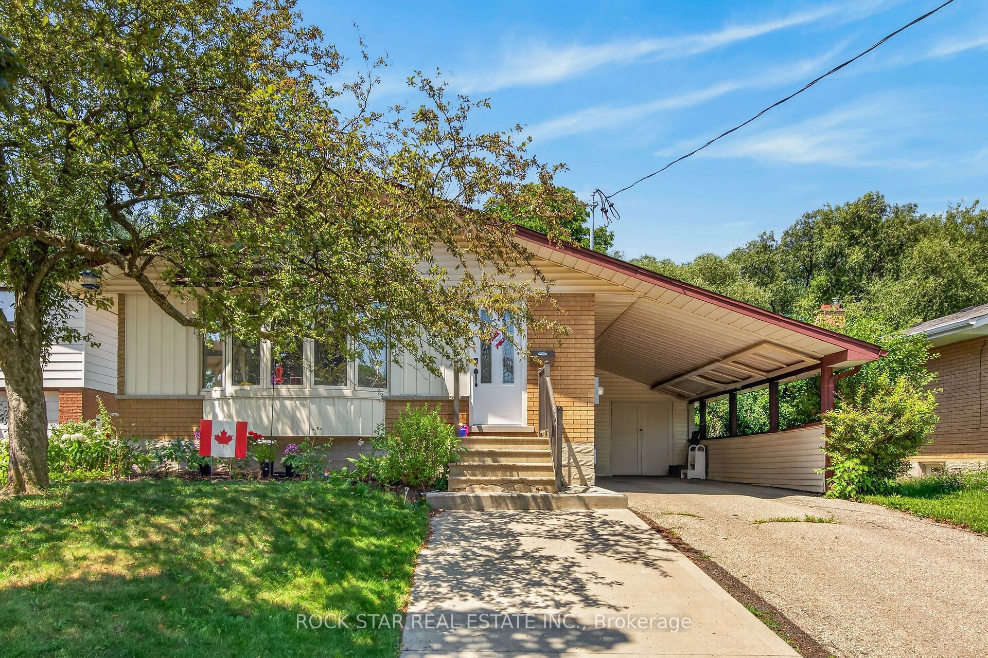 33 Ruskview Road, Kitchener, ON N2M 4S1