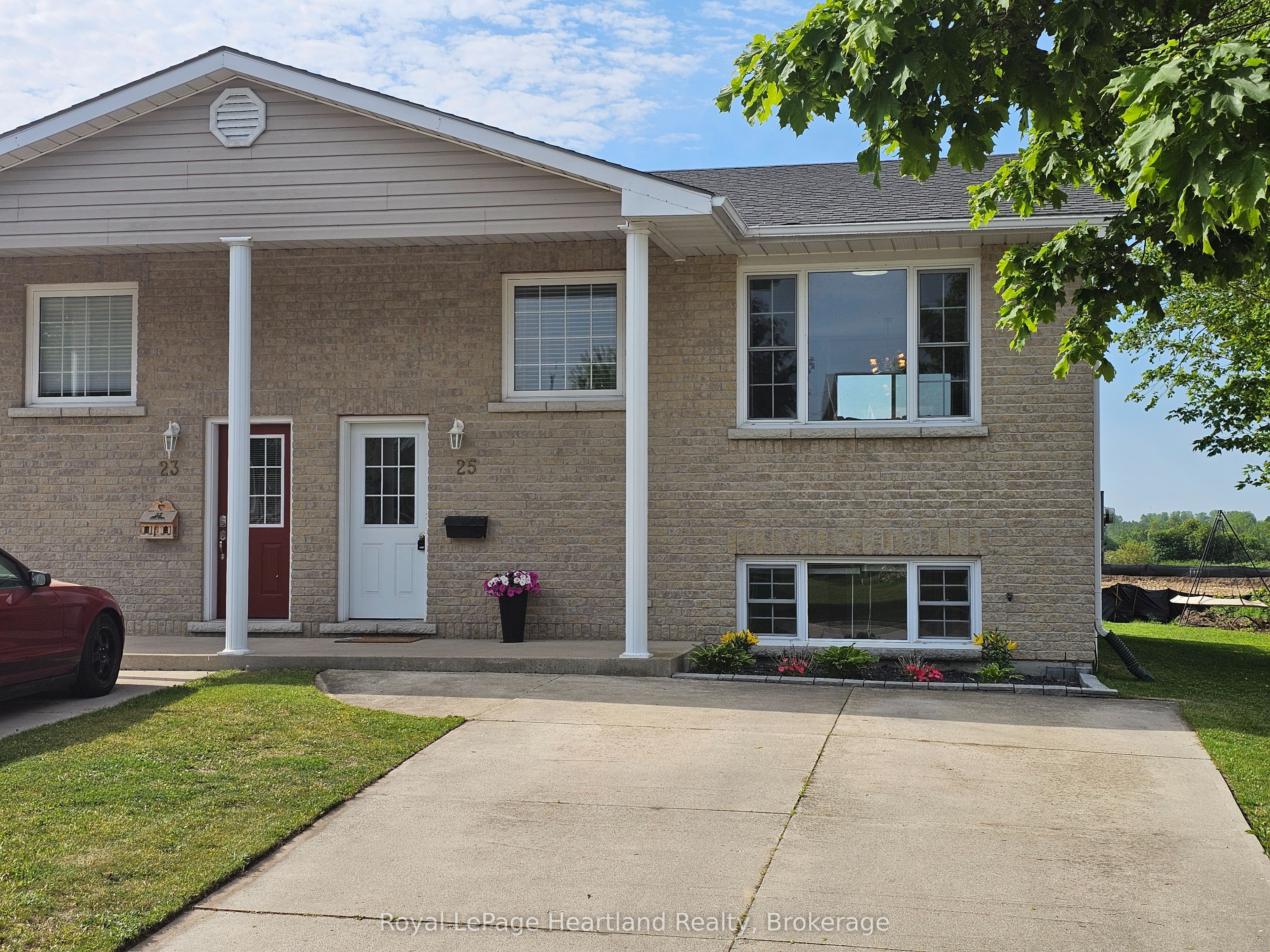 25 Lee Crescent, Goderich, ON N7A 4L3 photo 3