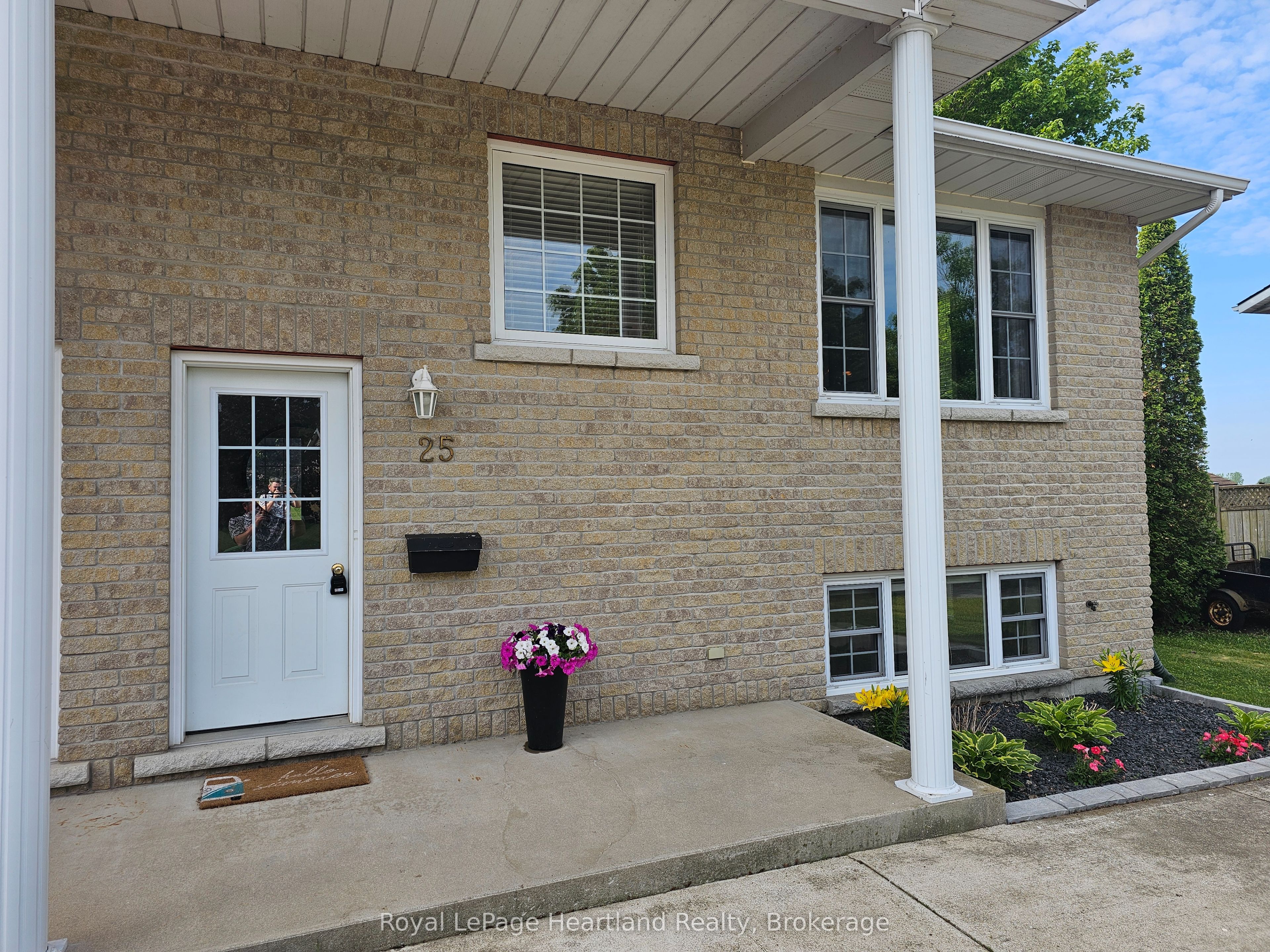 25 Lee Crescent, Goderich, ON N7A 4L3 photo 4