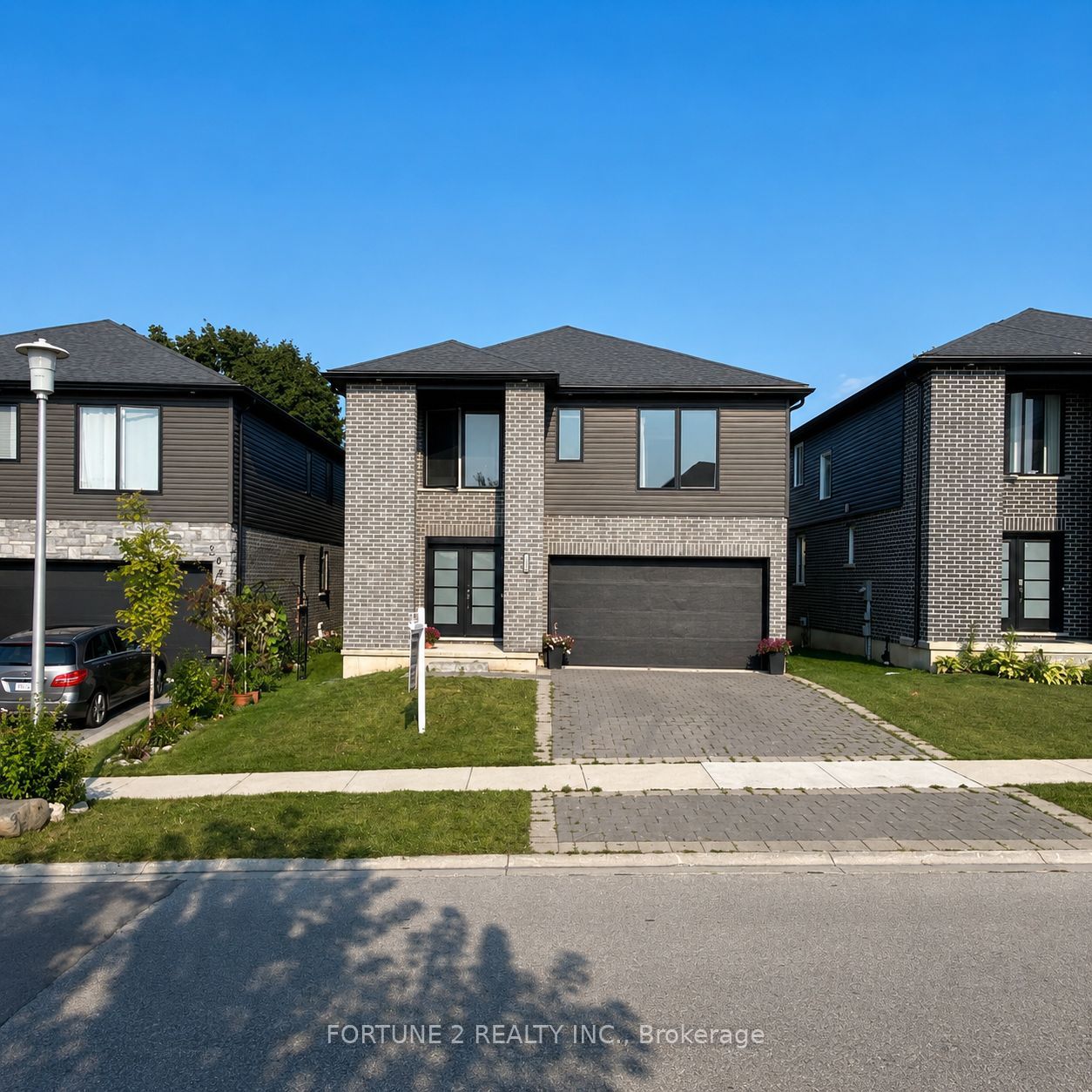 2064 Tribalwood Street, London North, ON N6G 0J2