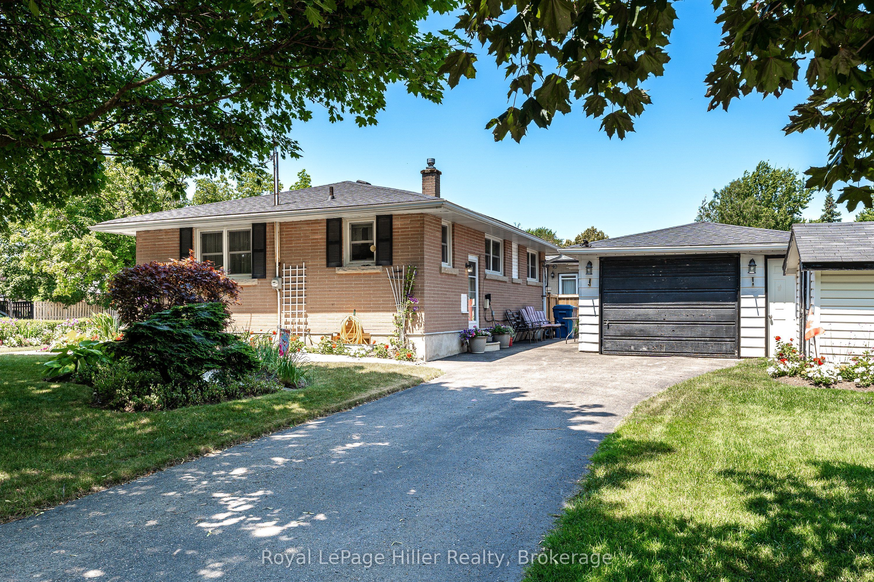 185 Strachan Street, Stratford, ON N5A 2B4 photo 3