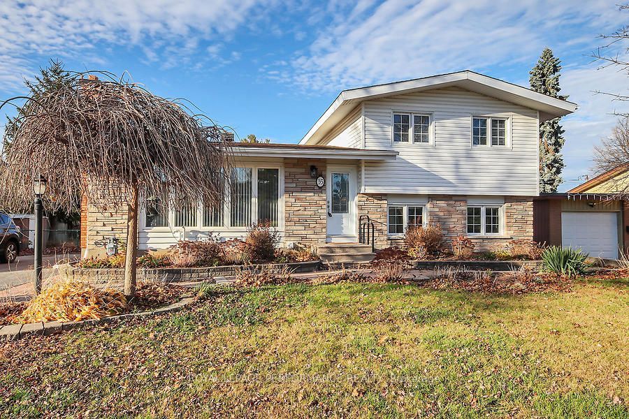 35 Brent Avenue, South of Baseline to Knoxdale, ON K2G 3L1