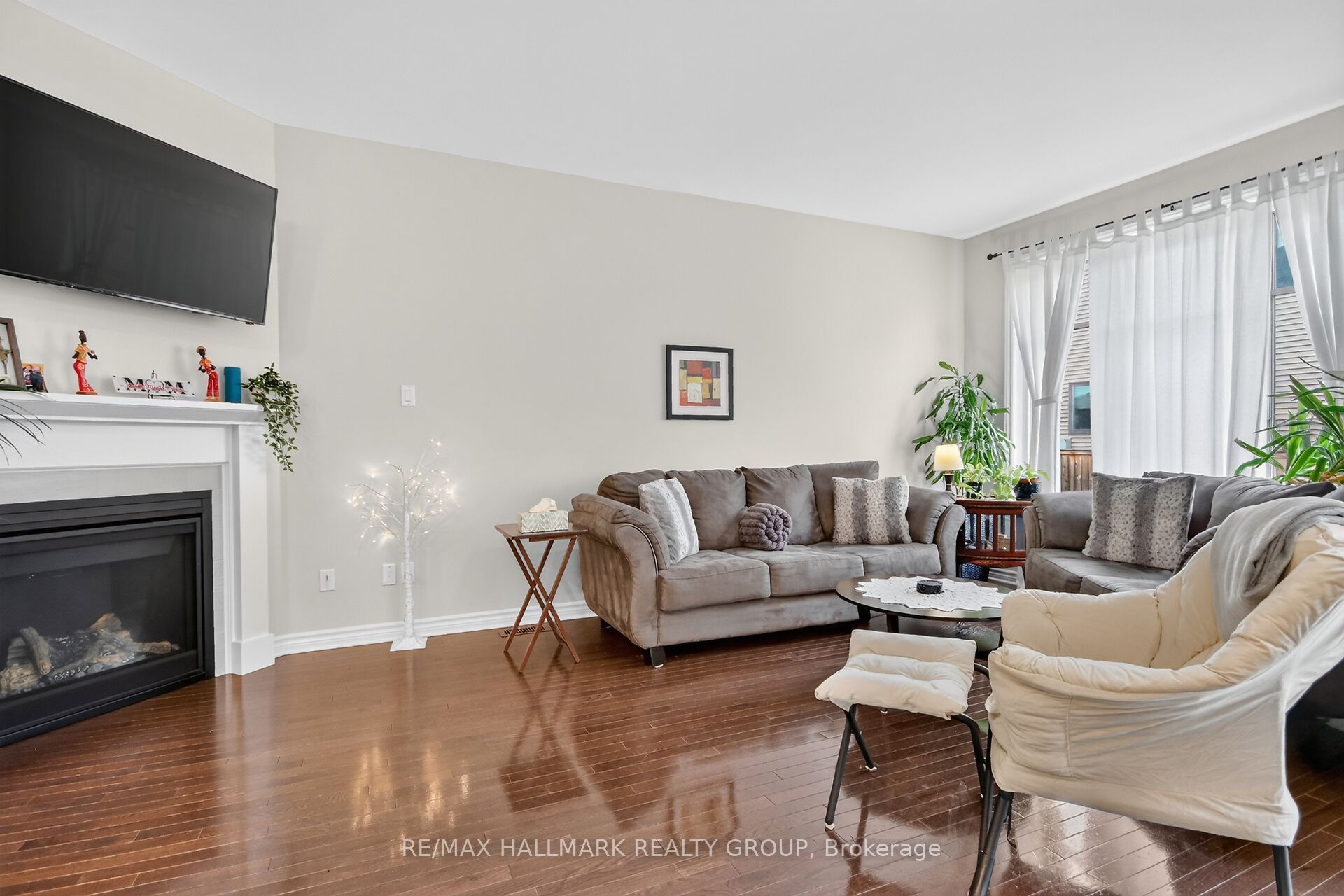 357 Barrett Farm Drive, Blossom Park - Airport and Area, ON K1T 0Y6 photo 5