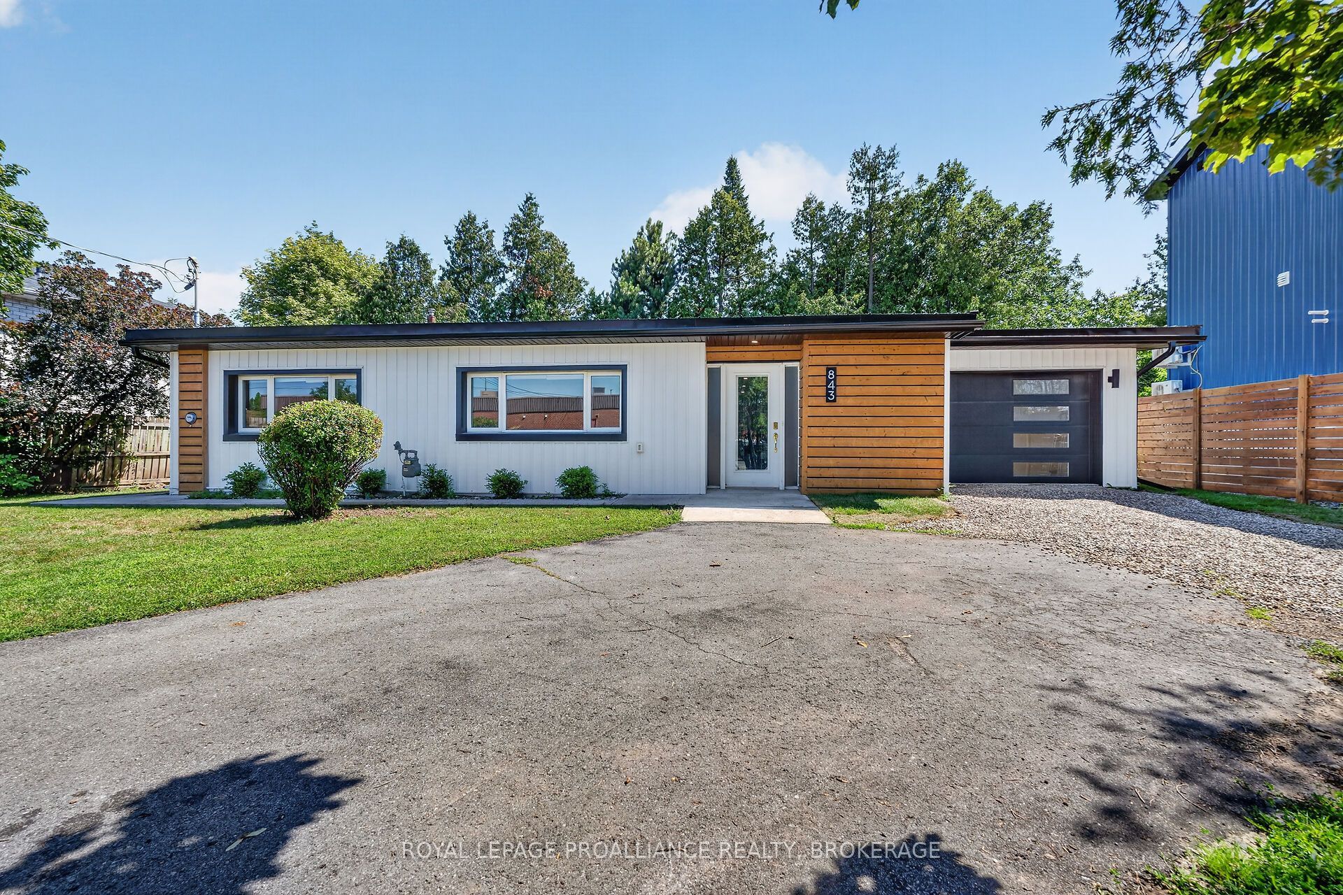 843 Woodbine Road, Kingston, ON K7P 2X3 photo 2