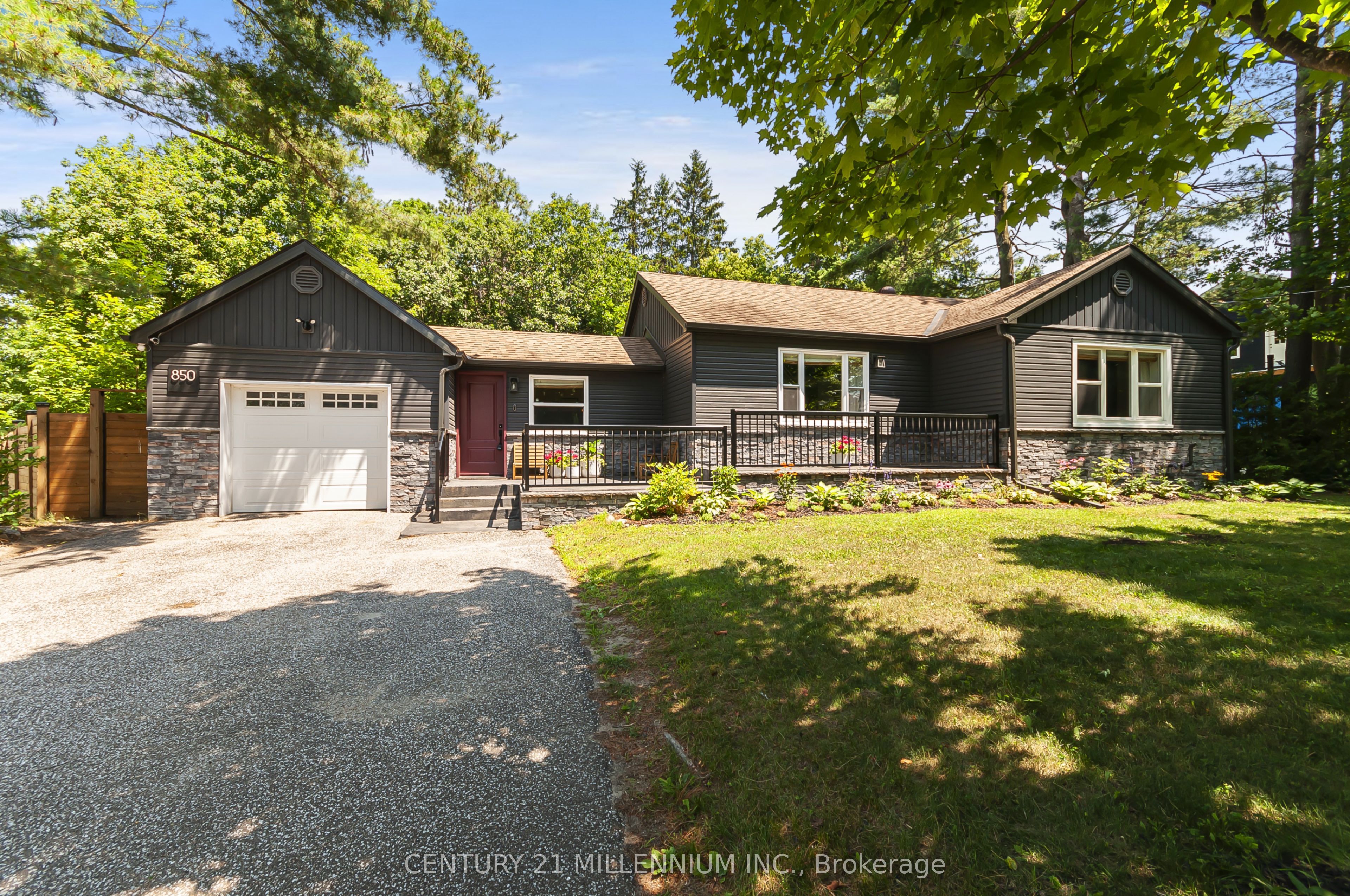 850 Muskoka Road N, Gravenhurst, ON P1P 1C1