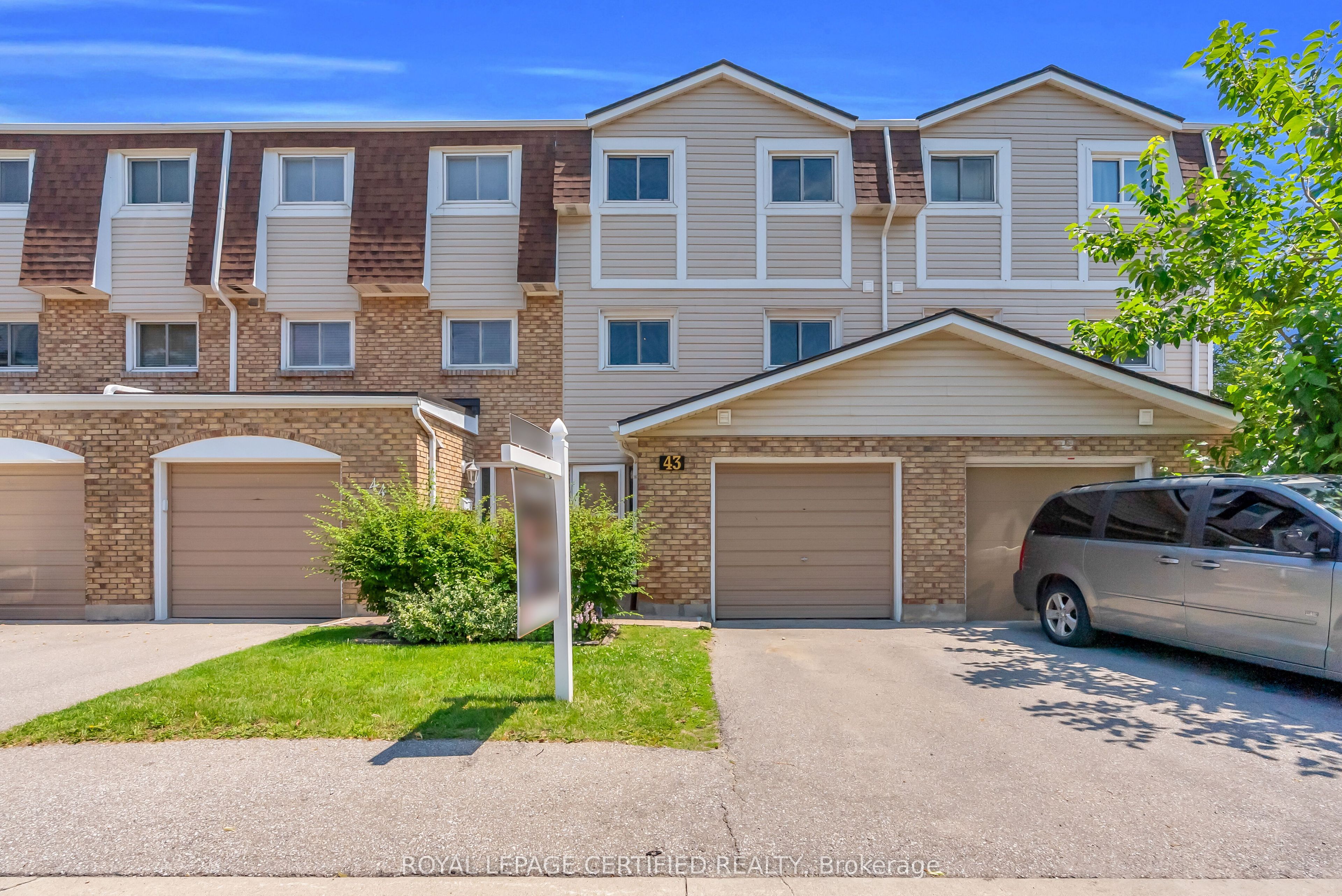 11 Harrisford Street 43, Hamilton, ON L8K 6L7 photo 2