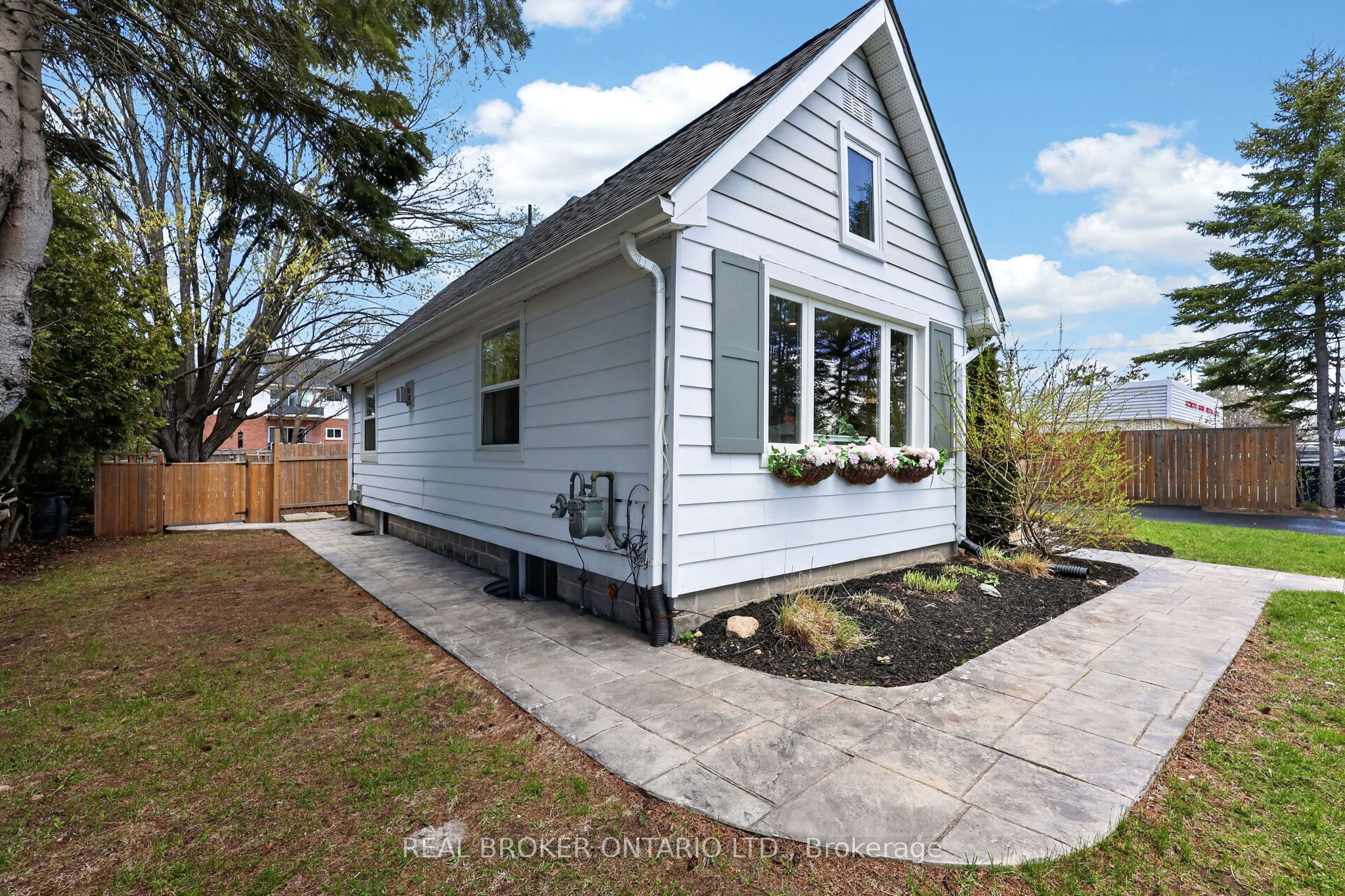 170 George Street, Gravenhurst, ON P1P 1E7 photo 5
