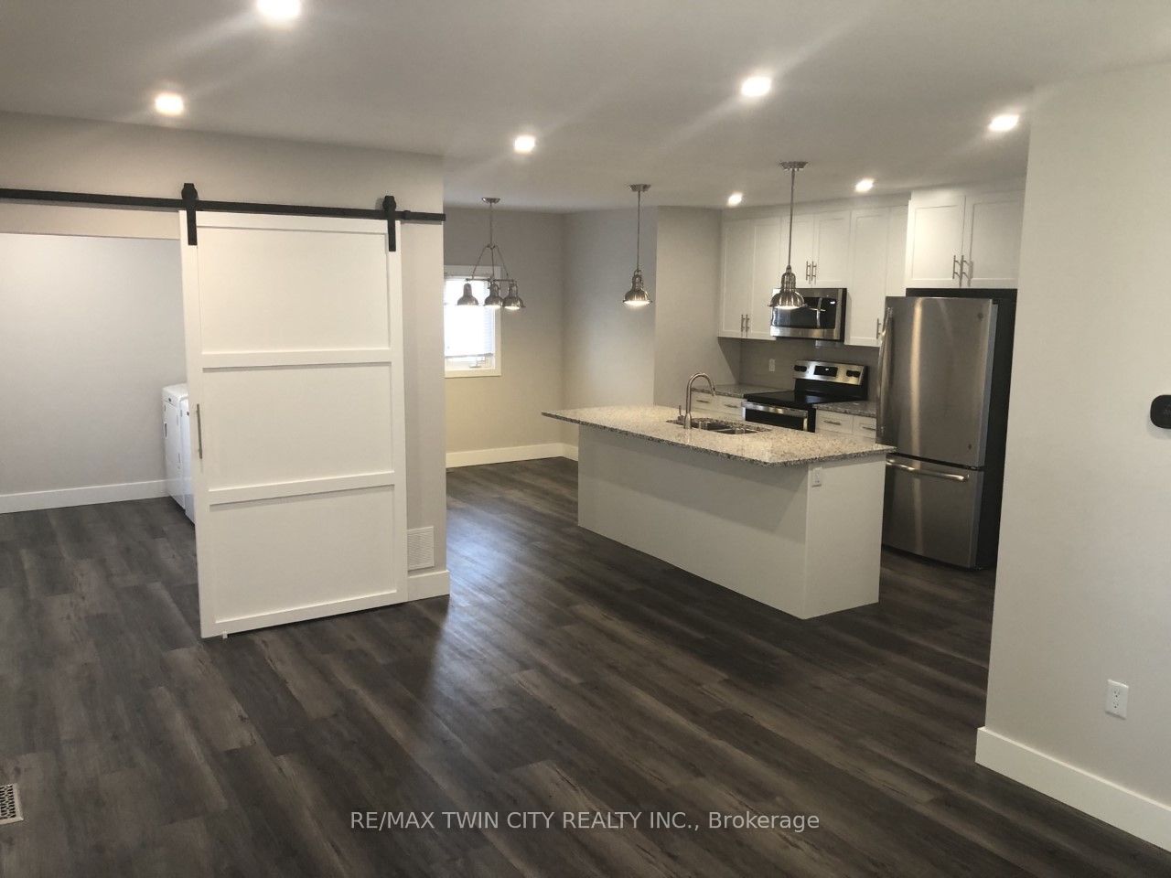 805 Rockway Drive, Kitchener, ON N2G 3B6 photo 4