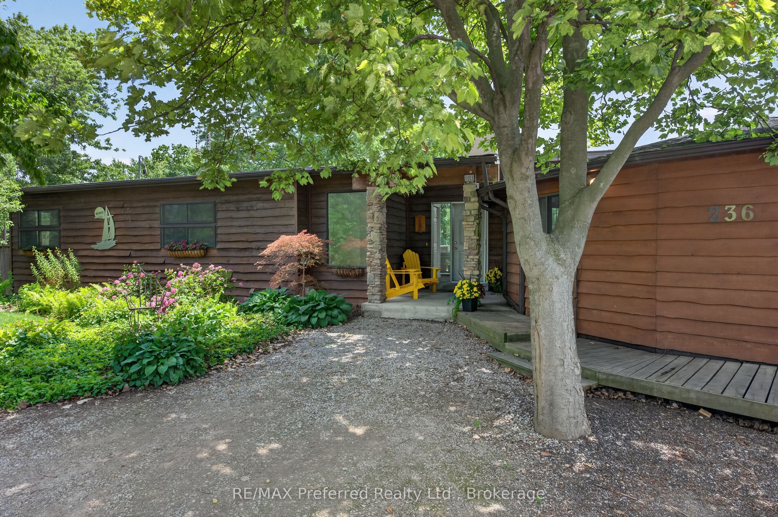 236 Deerbrook Drive, Windsor, ON N0R 1A0
