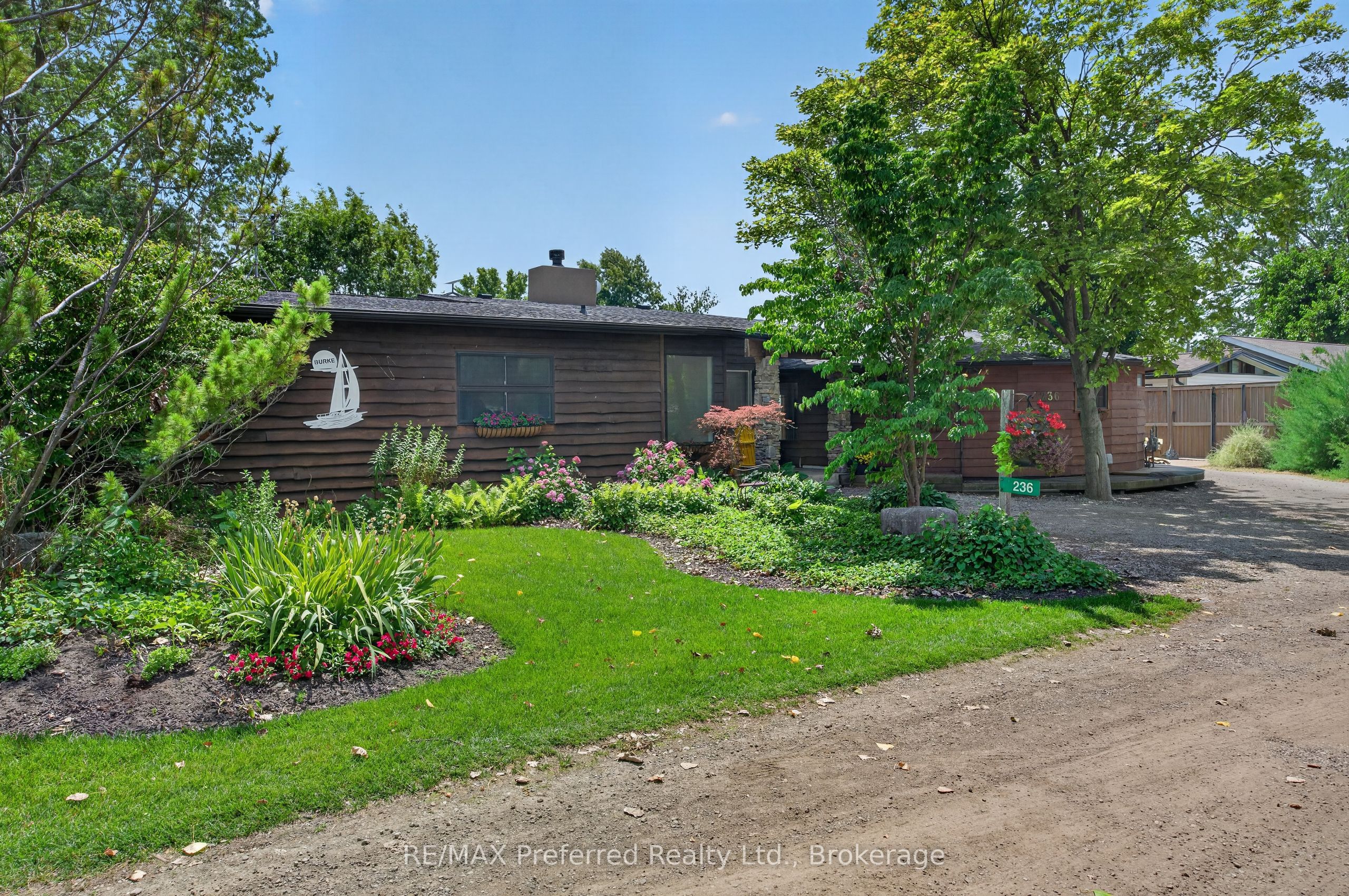 236 Deerbrook Drive, Windsor, ON N0R 1A0 photo 2